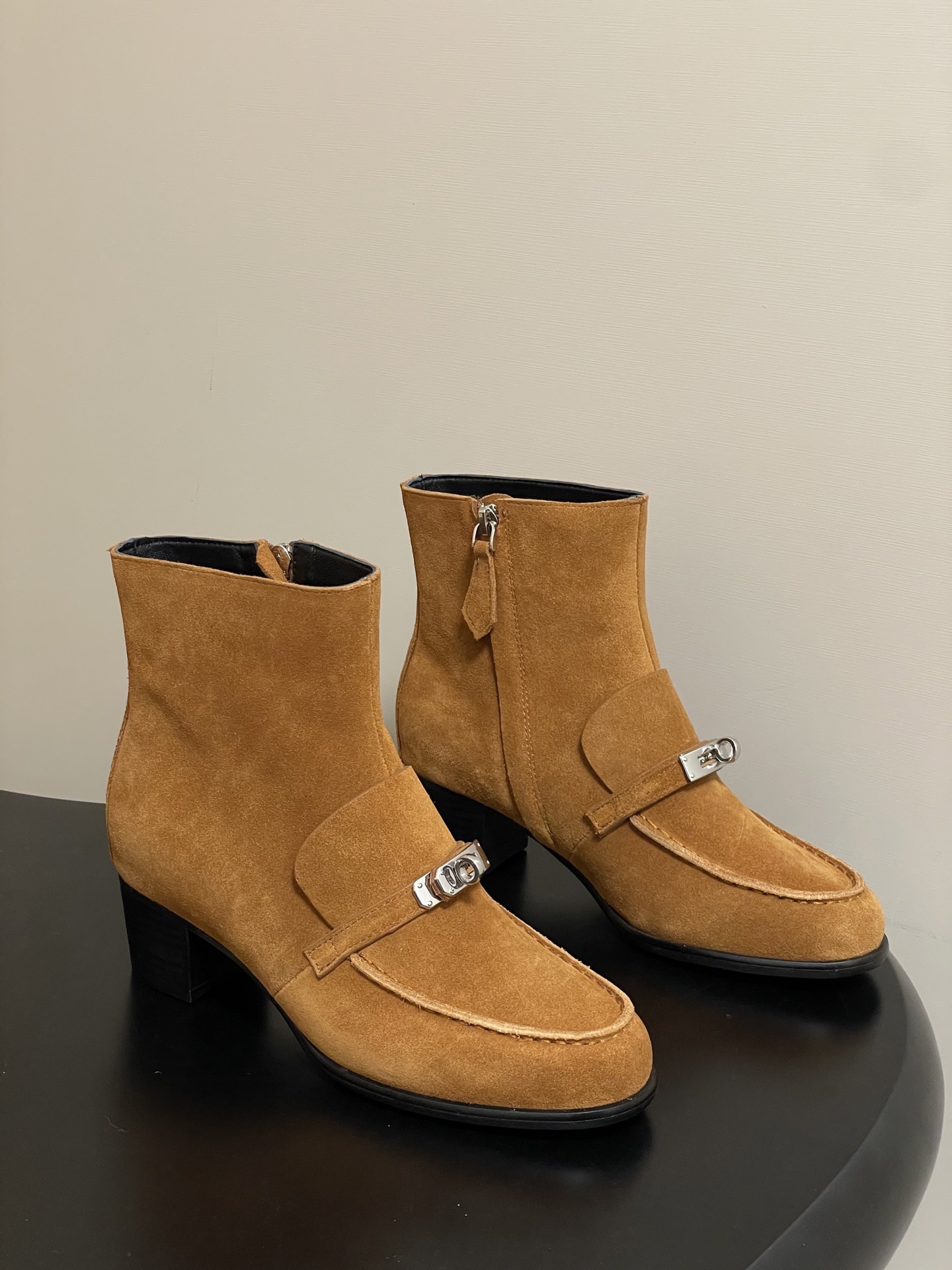 에르메스 25Fw 신상 켈시 앵클부츠