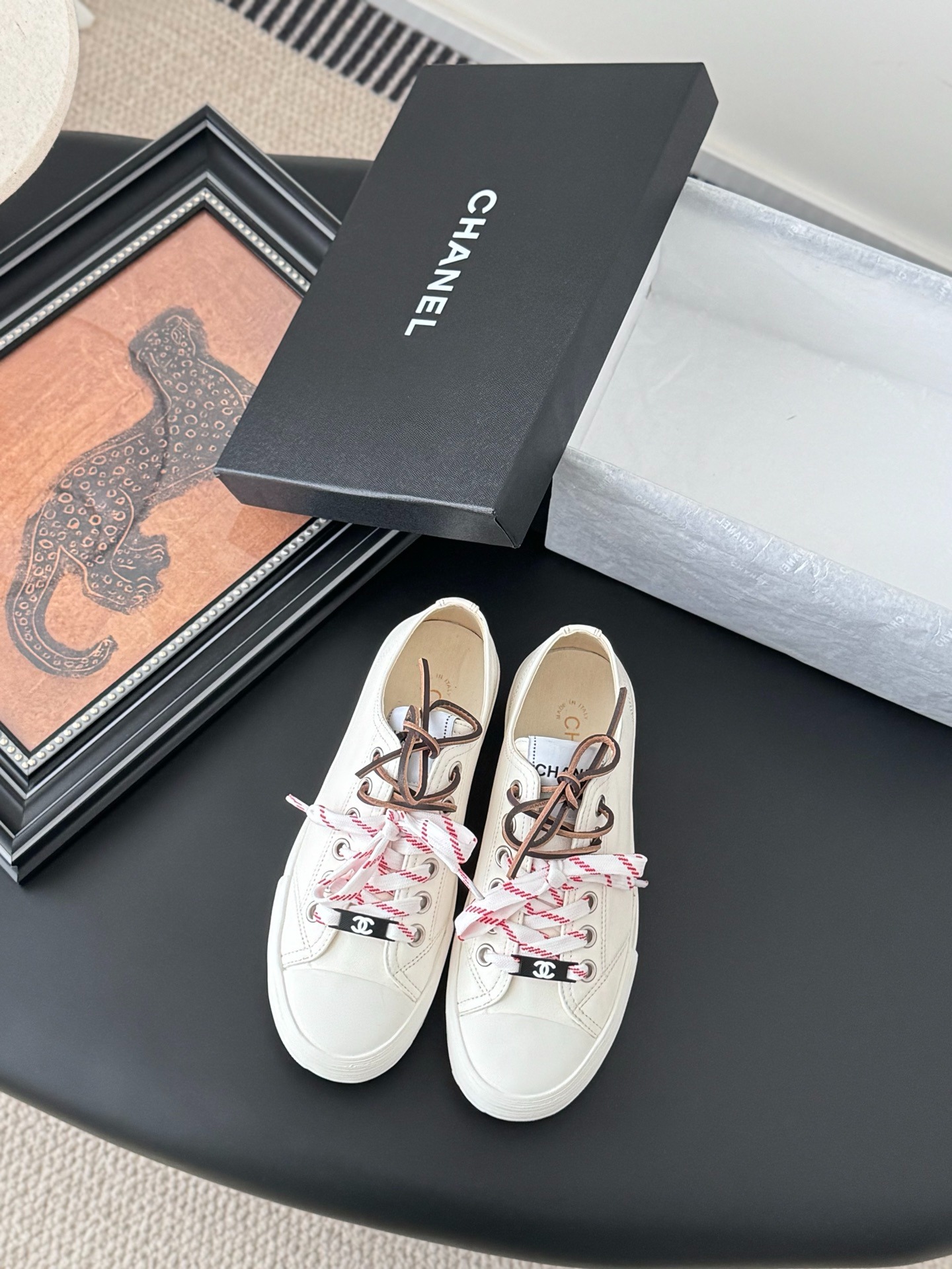 샤넬 25K 신상 팬더 패치 스니커즈