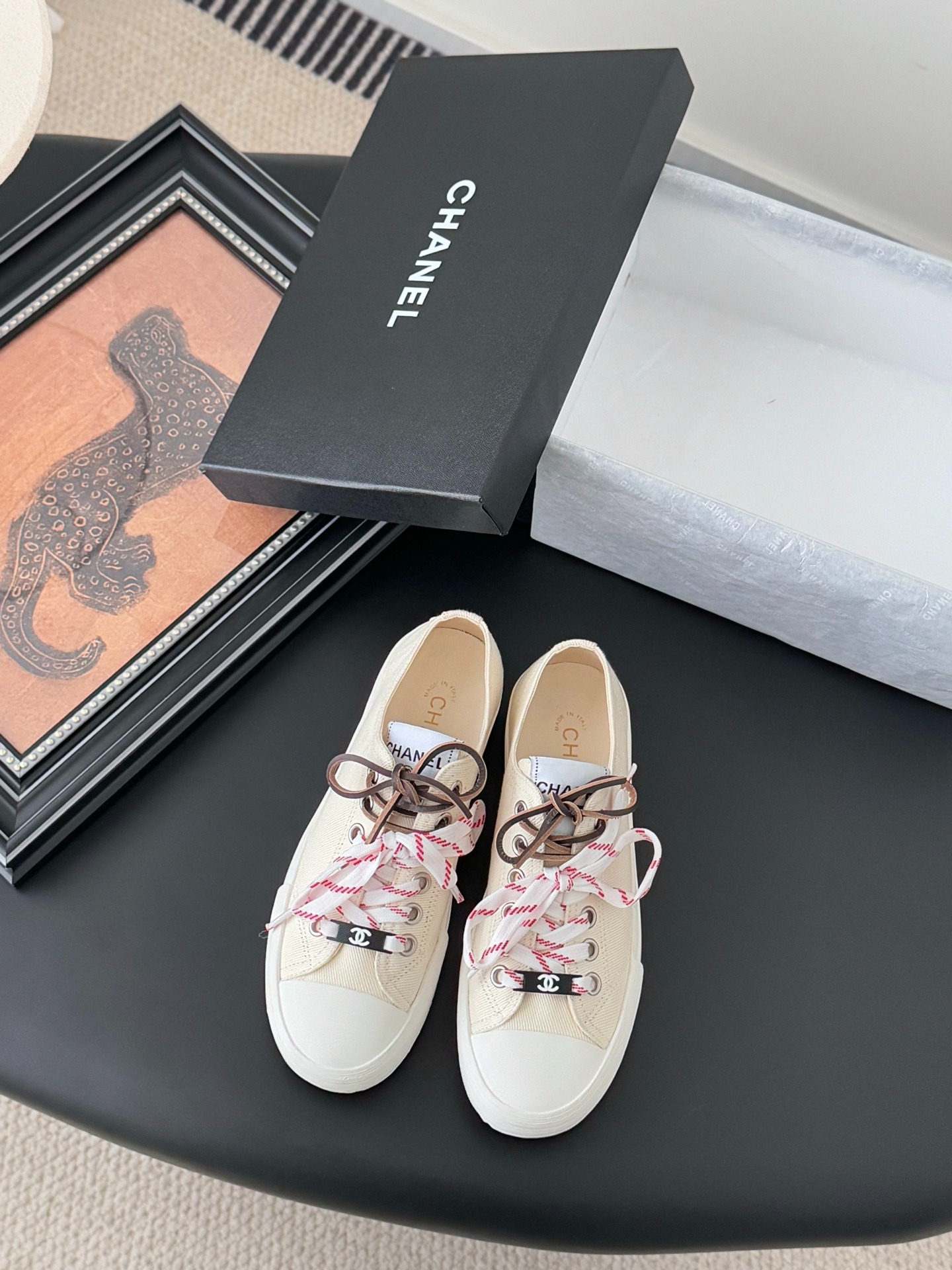 샤넬 25K 신상 팬더 패치 스니커즈