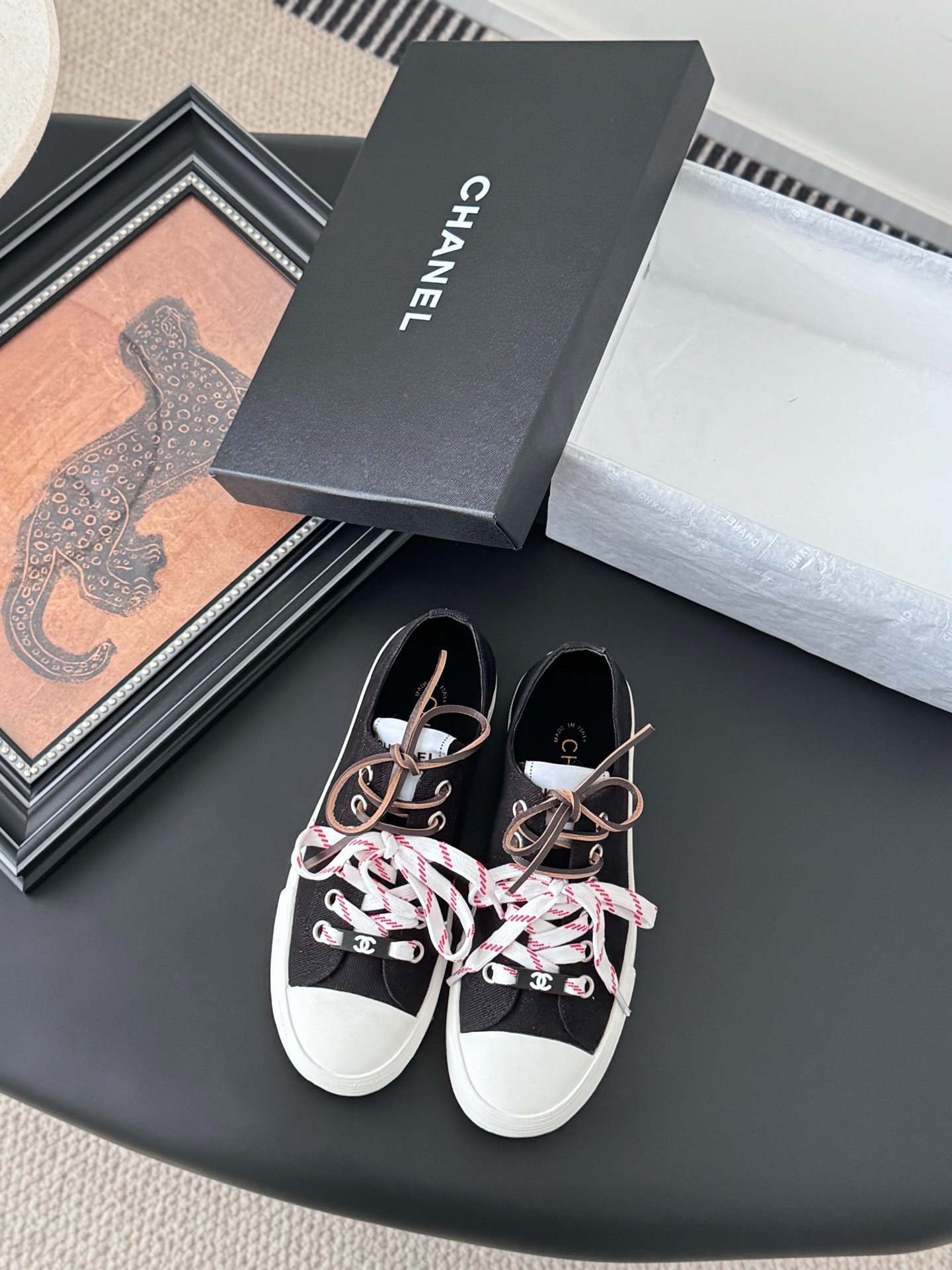 샤넬 25K 신상 팬더 패치 스니커즈