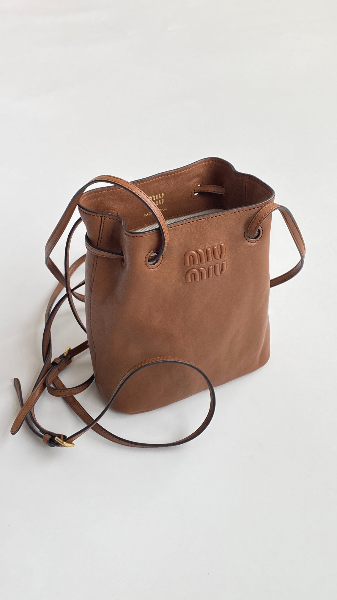 미우미우 나파 가죽 미니 백