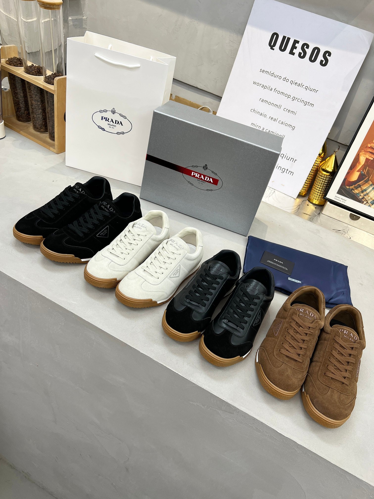 프라다 클래식 스니커즈