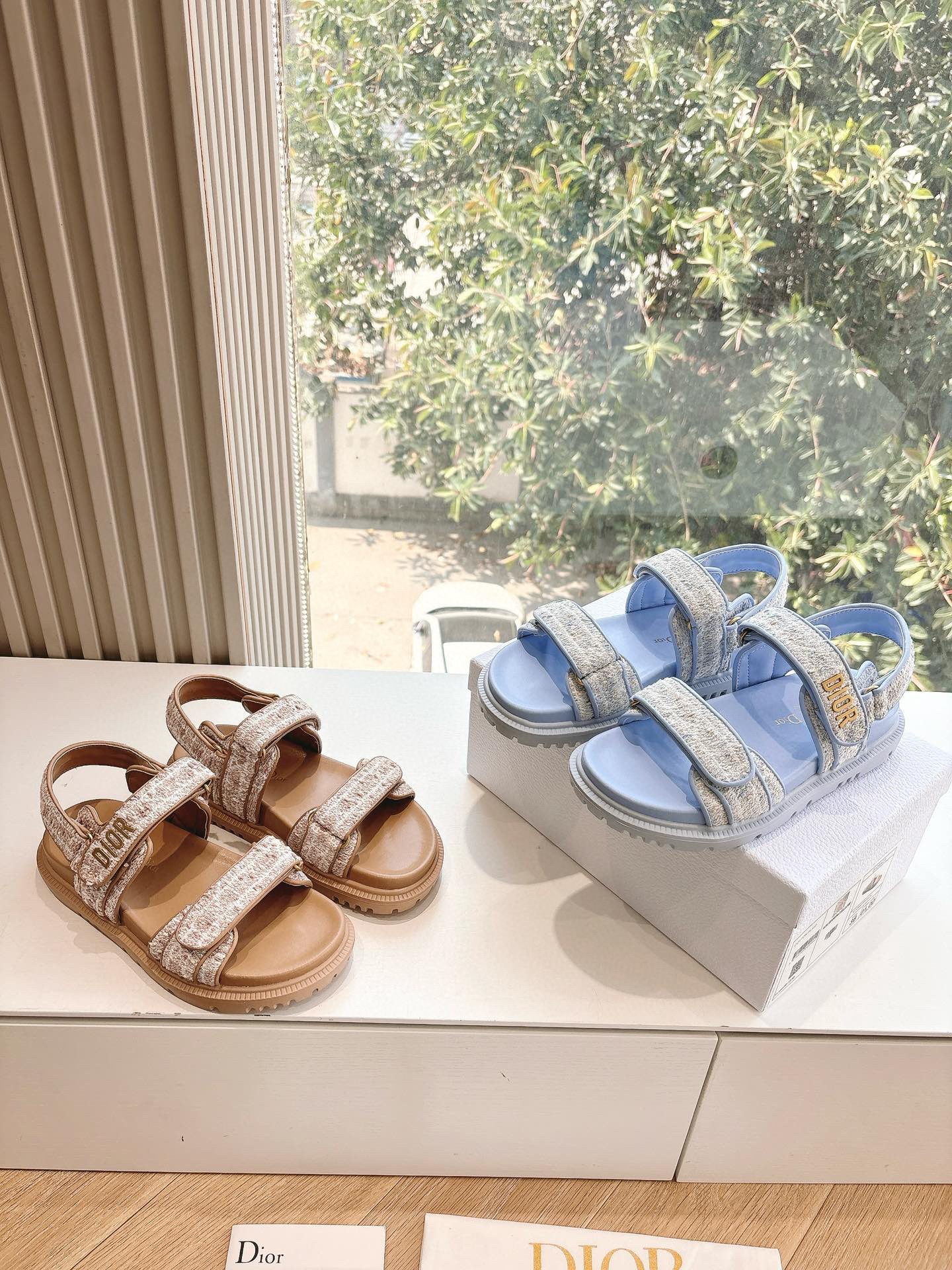 디올25 이른 봄 신상 뮬 샌들