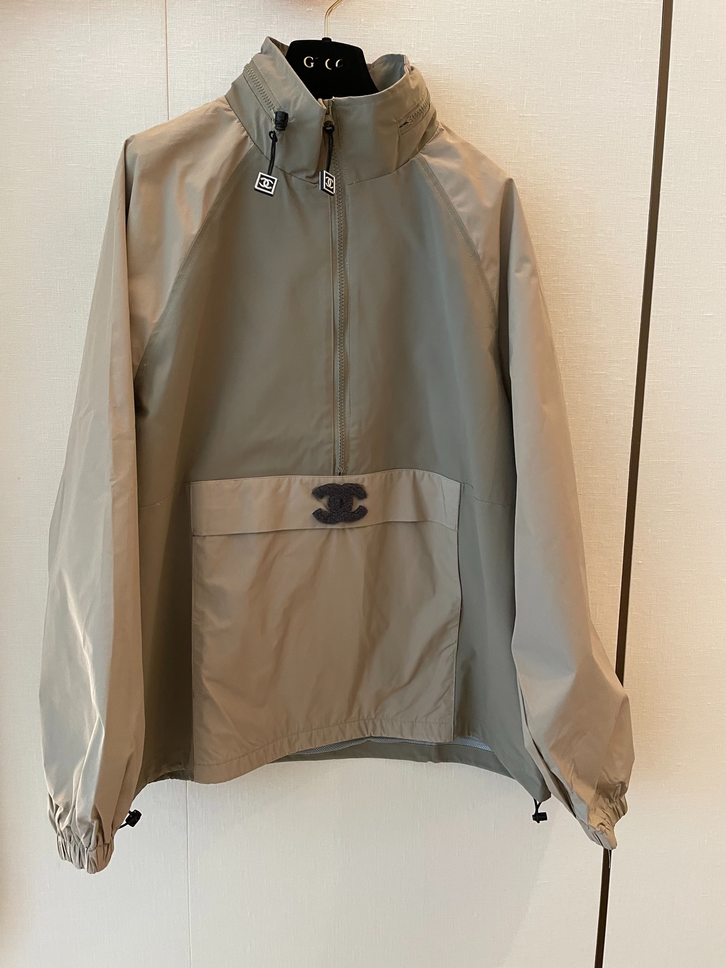 샤넬 체인 반집업 바람막이