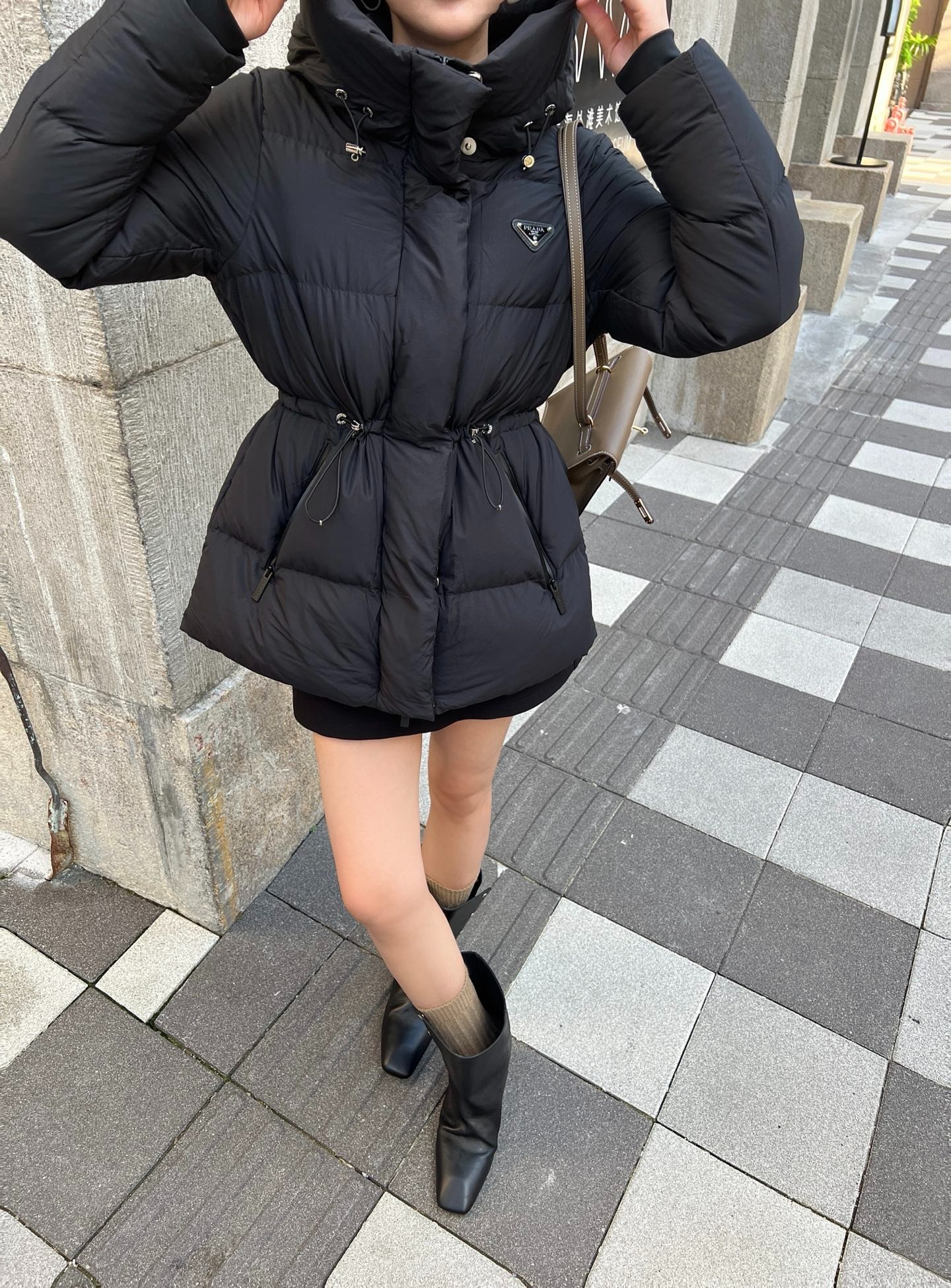 프라다 신상 후드 패딩 점퍼