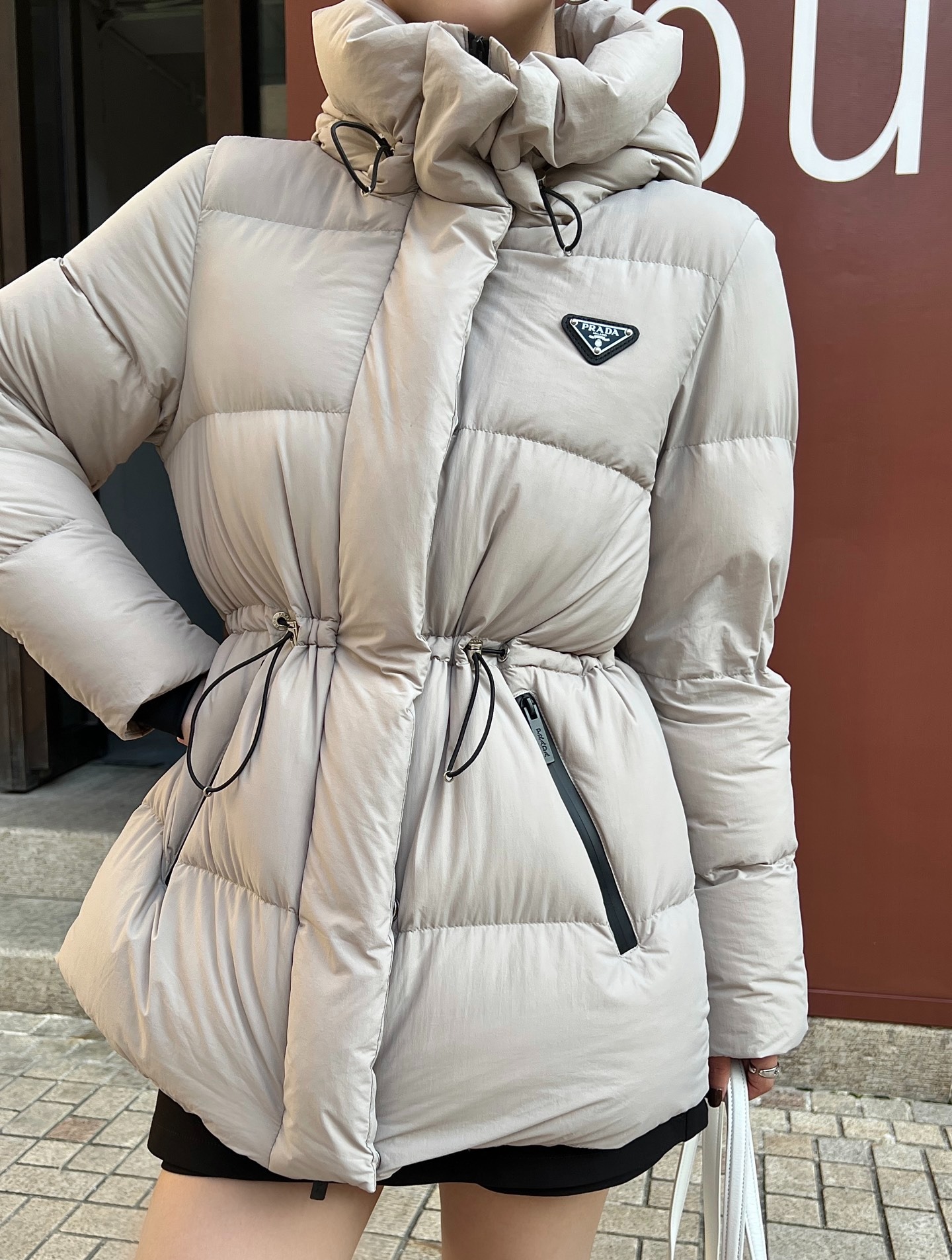 프라다 신상 후드 패딩 점퍼