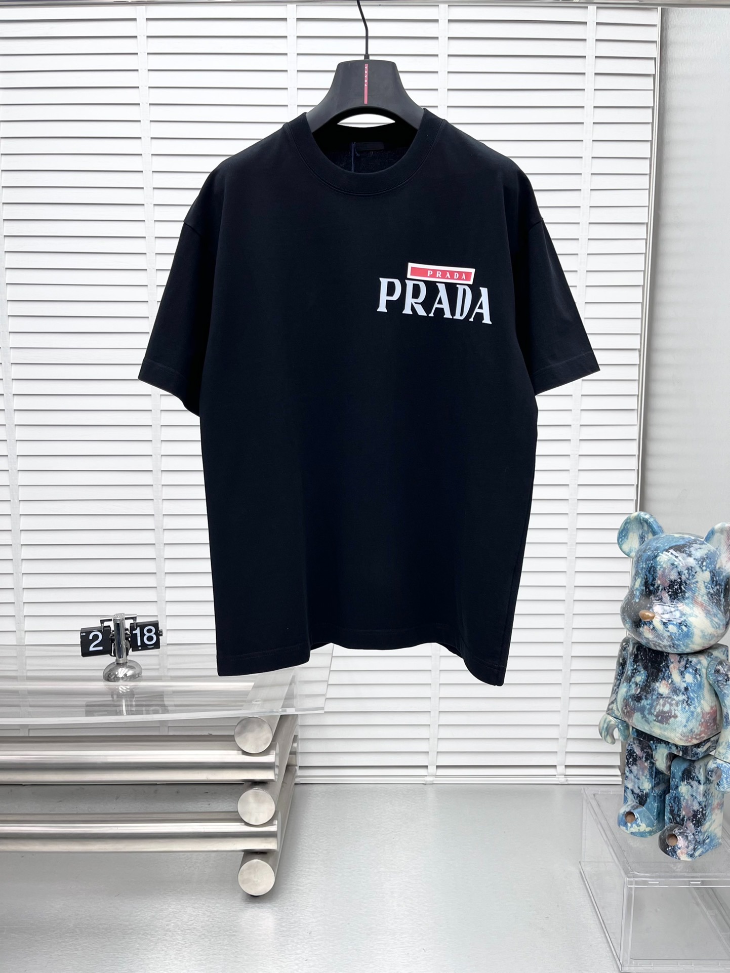 프라다 2025 최신 와펜 티셔츠