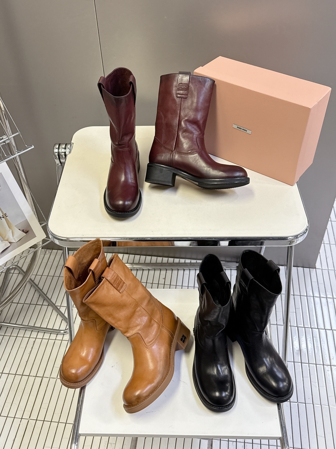 미우미우 신상 빈티지 가죽 부츠
