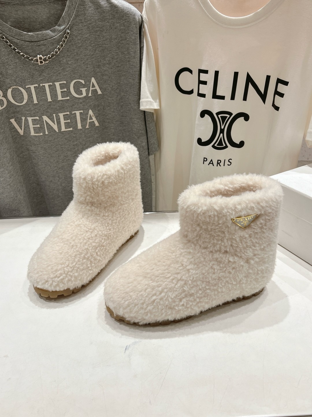 프라다 25ss 신상 스노우부츠 앵클 털부츠