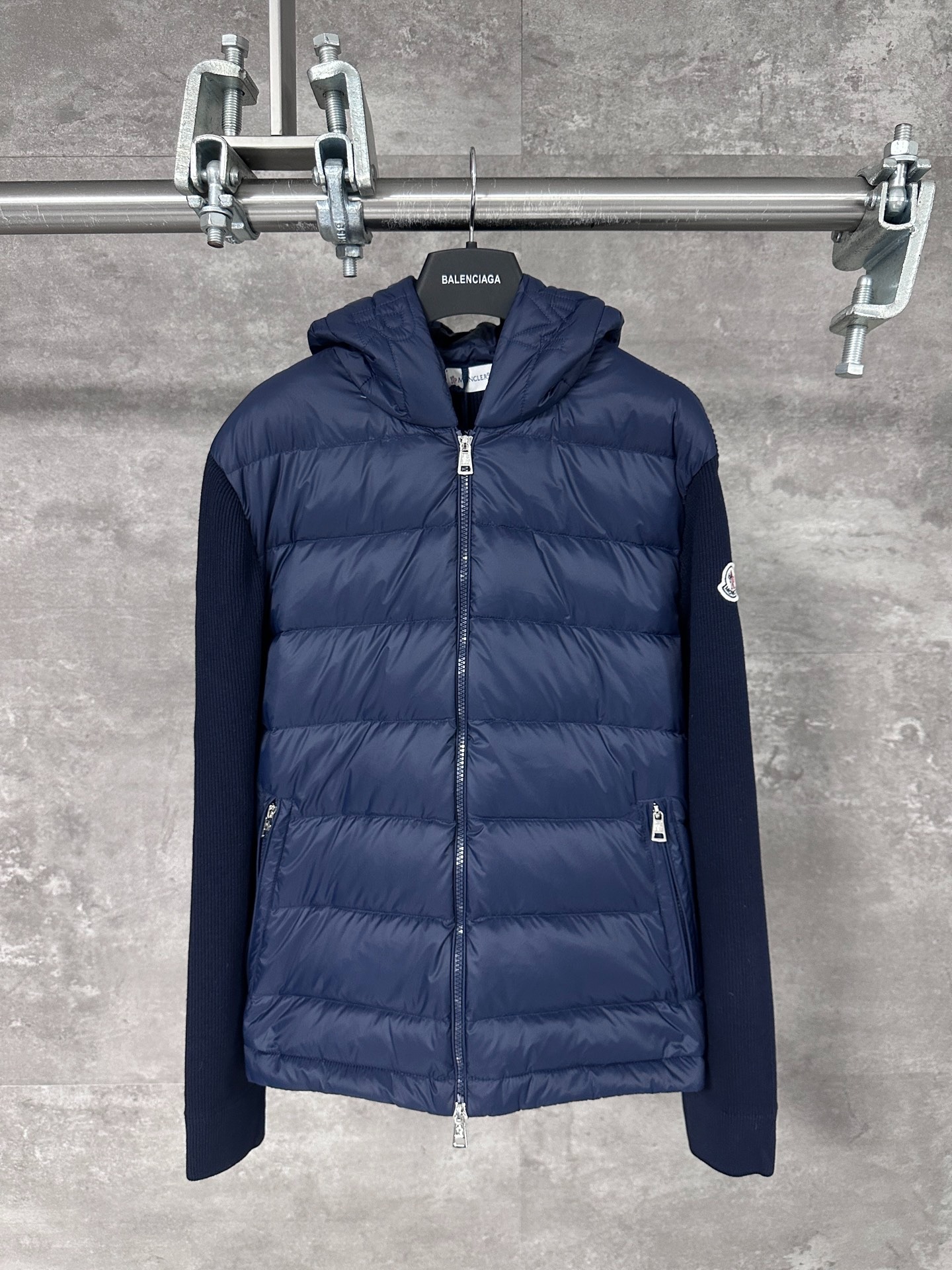 몽클레어 신상 후드자수 집업