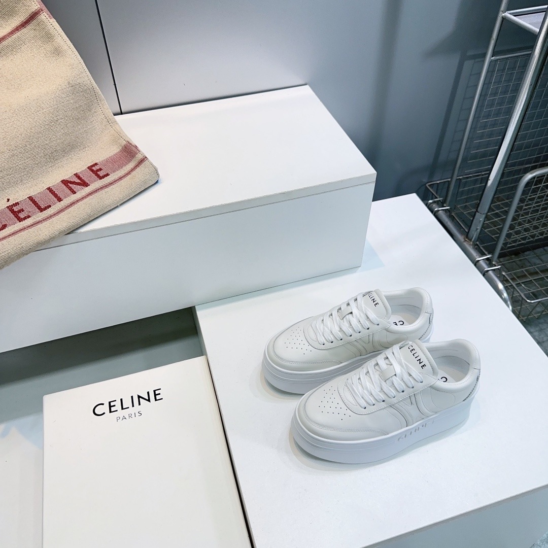 셀린느25 가을/겨울 신상 클래식 통굽 스니커즈