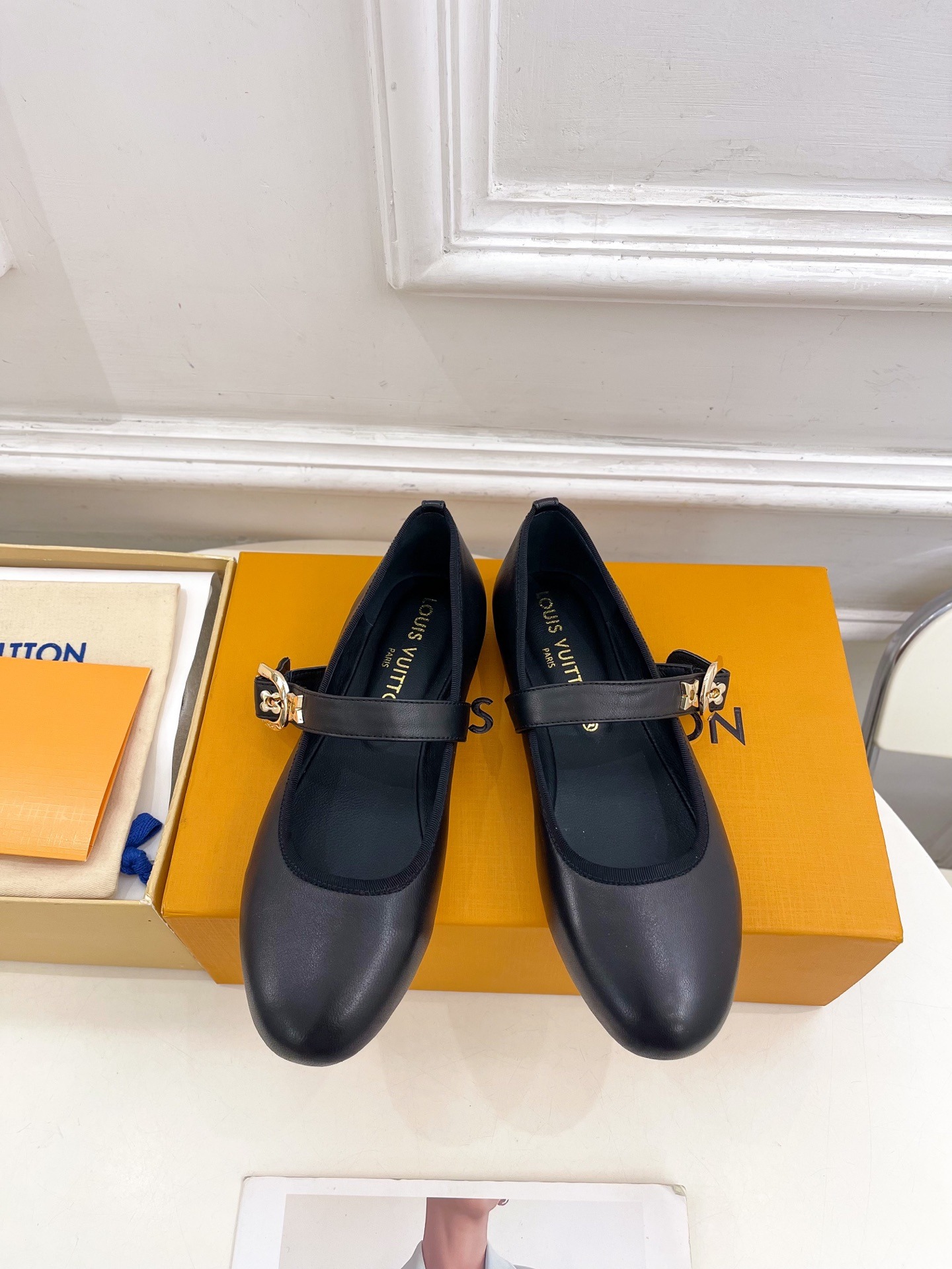 루이비통 25 뉴 무*카미 타카시 콜라보 발레화