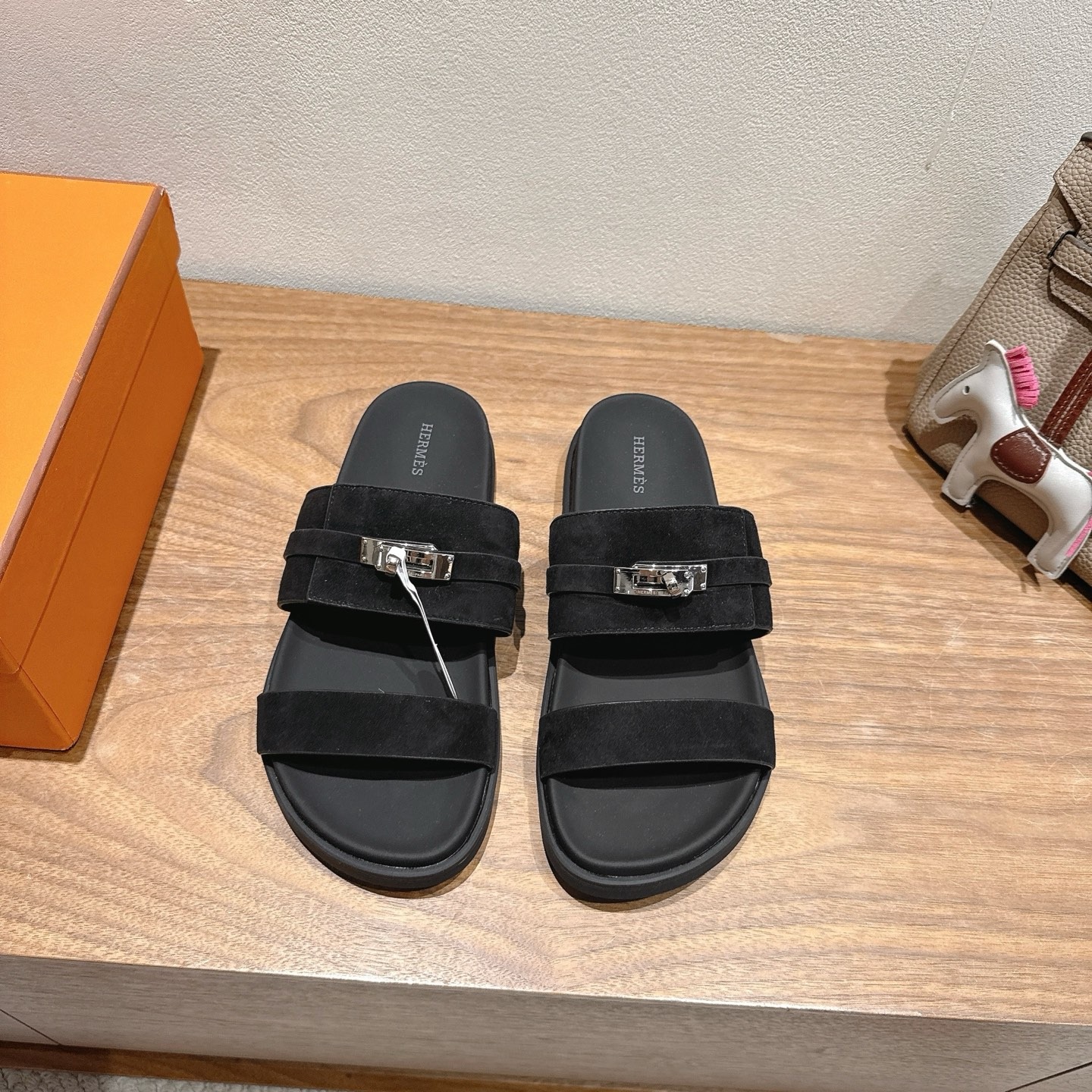 에르메스 25 신상 남자 슬리퍼