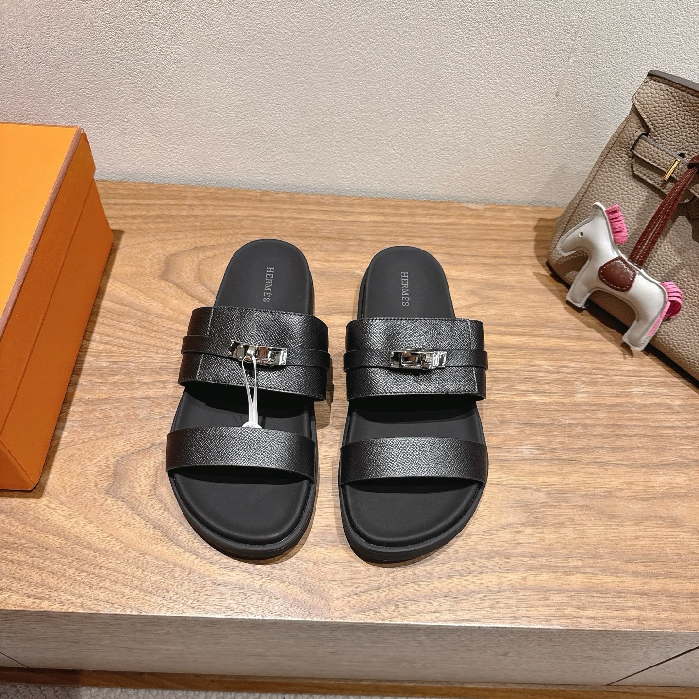 에르메스 25 신상 남자 슬리퍼