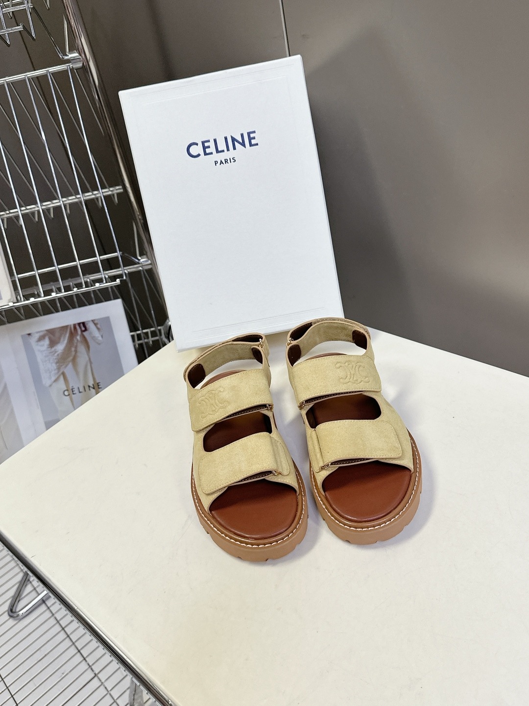셀린느 봄여름 신상 빈티지 로마 샌들