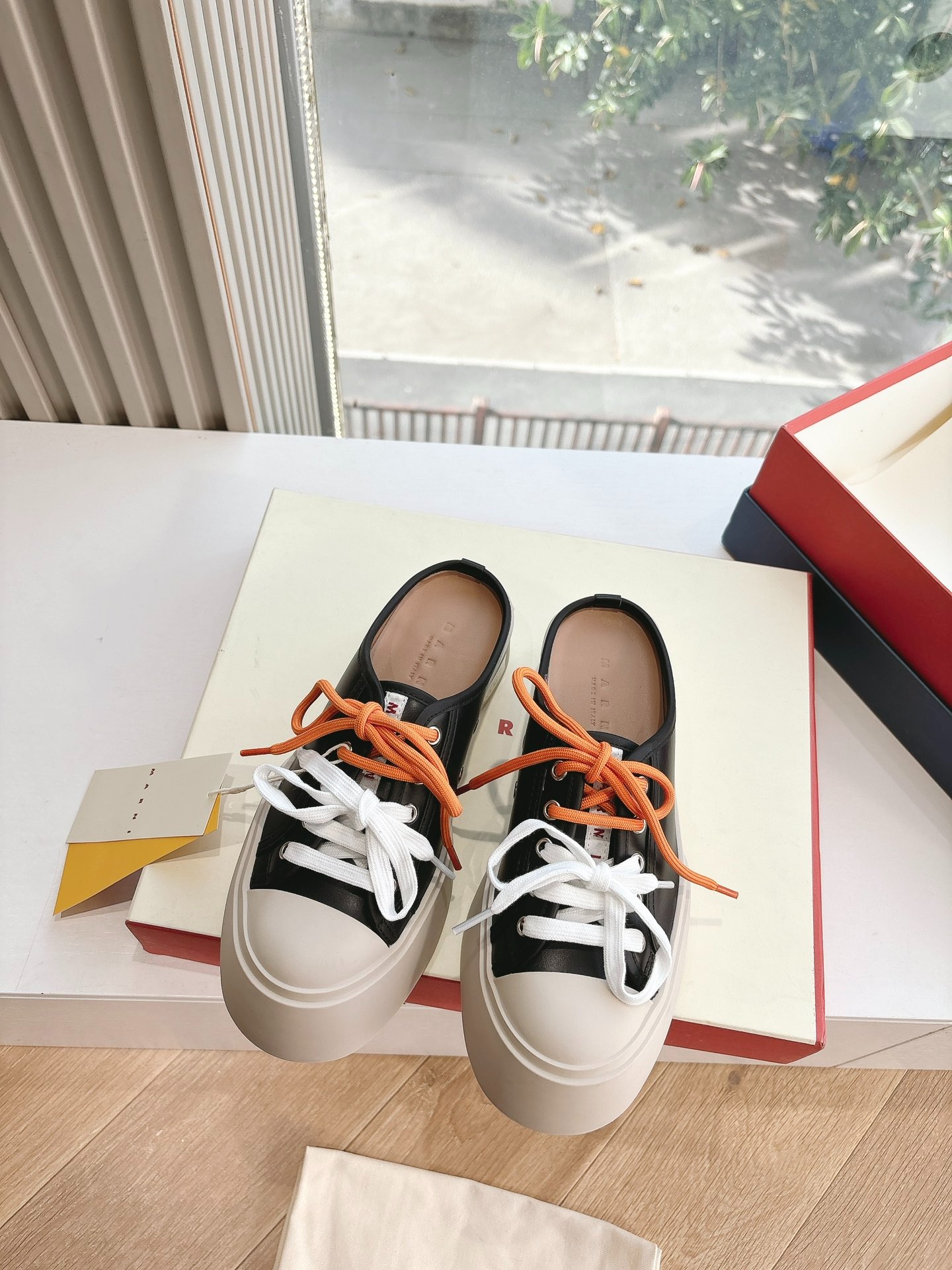 마르니 25s 봄여름 신상 스니커즈