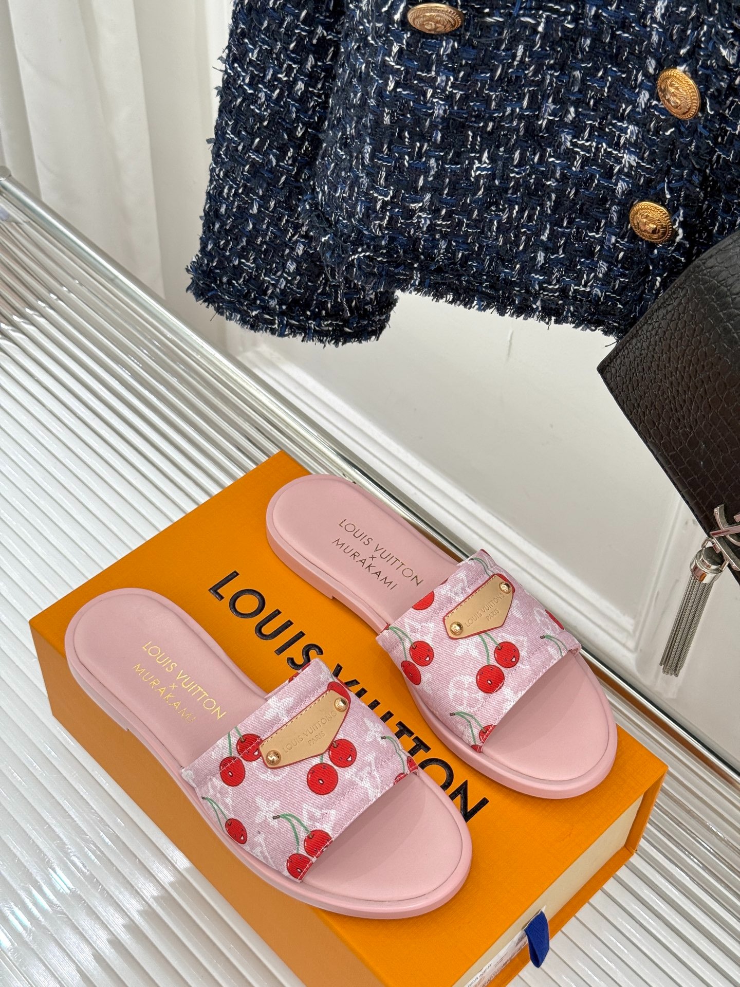 루이비통 25ss 신상 체리 힐 슬리퍼