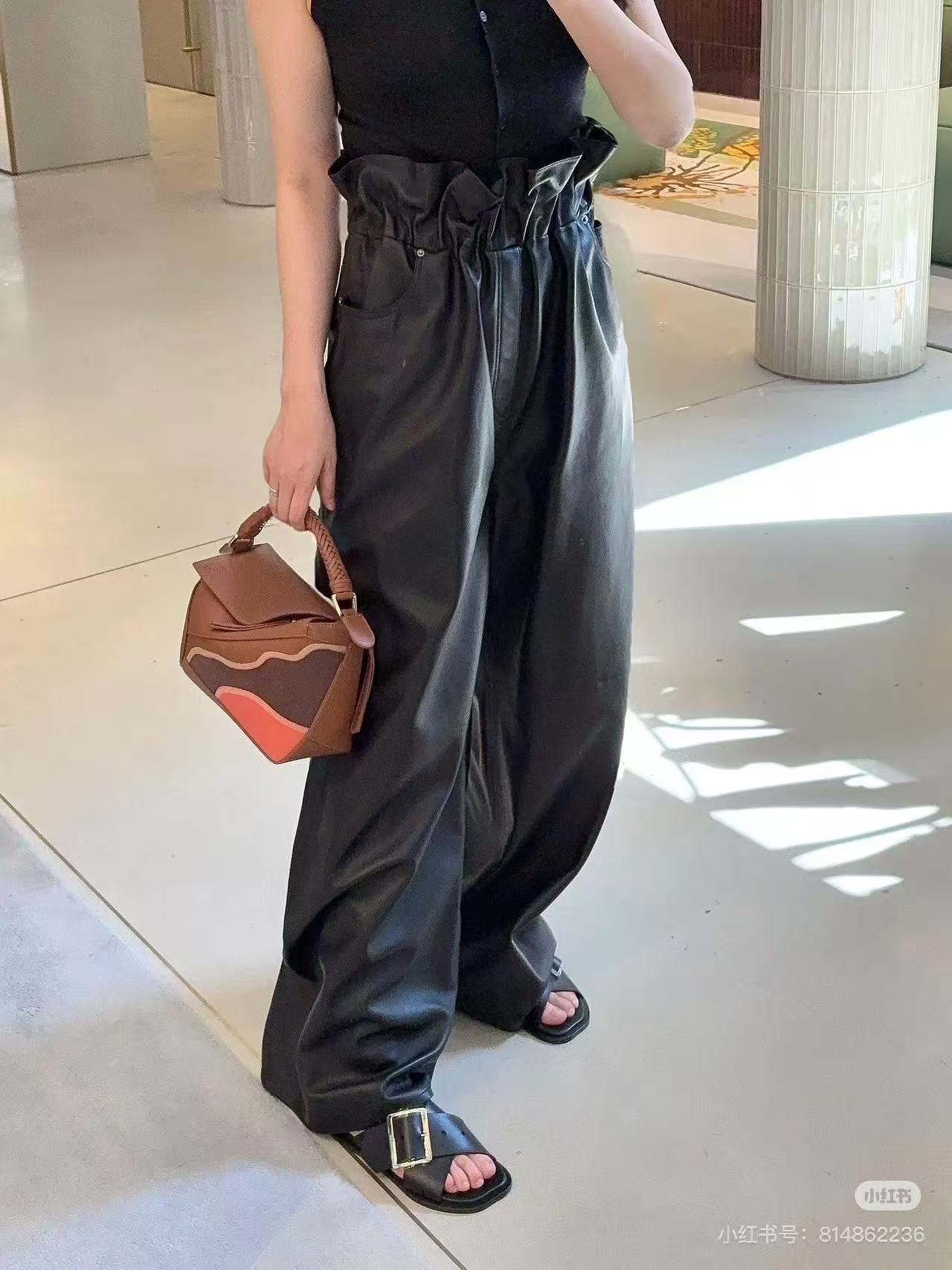 로에베 25 신상 양가죽 와이드 팬츠