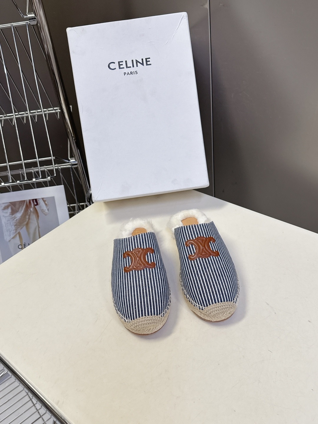 셀린느 가을/겨울 신상 버켄 퍼 슬리퍼