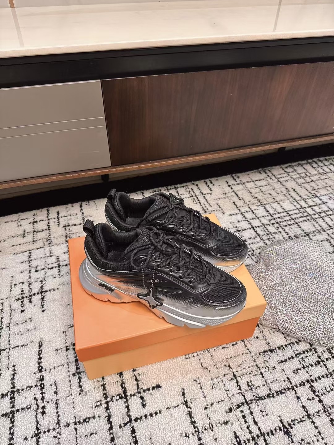 디올 가을 신상 스니커즈