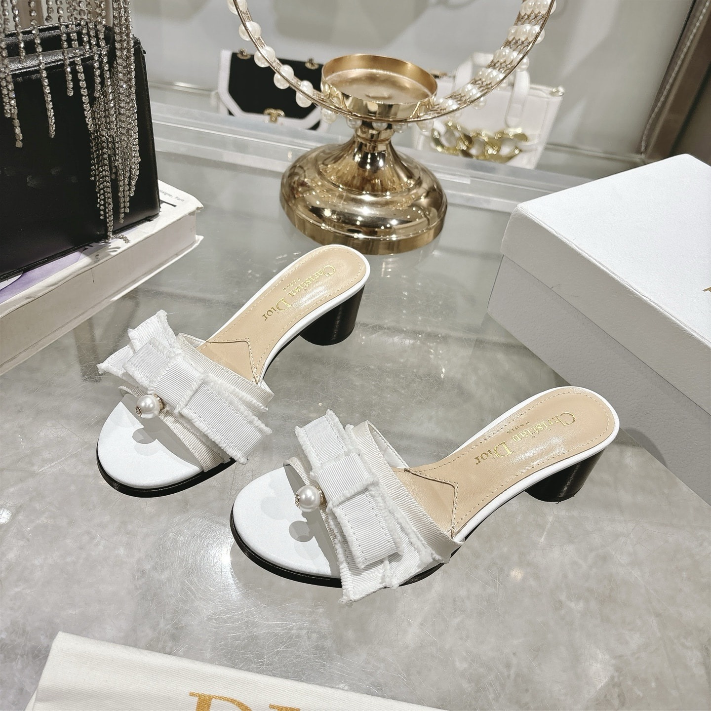 디올 25 태슬 스트랩 여성화