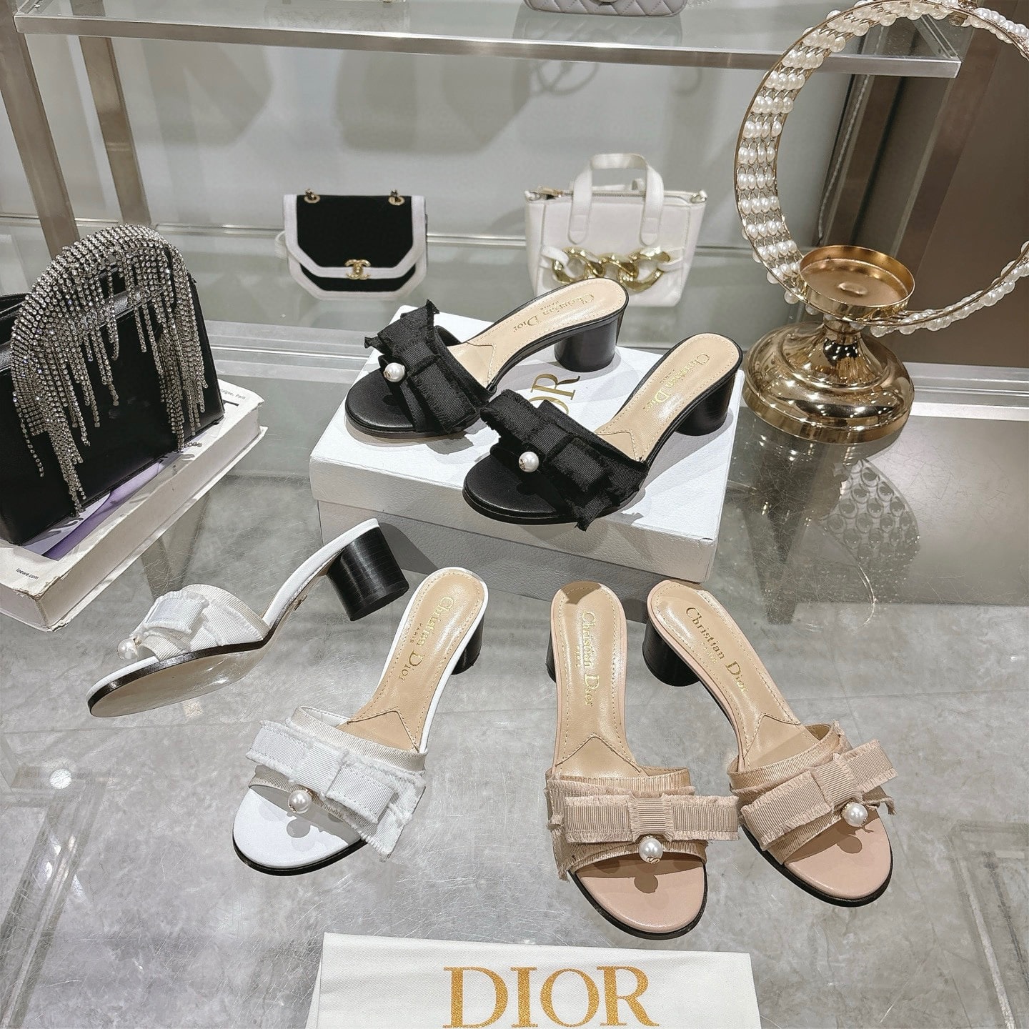 디올 25 태슬 스트랩 여성화