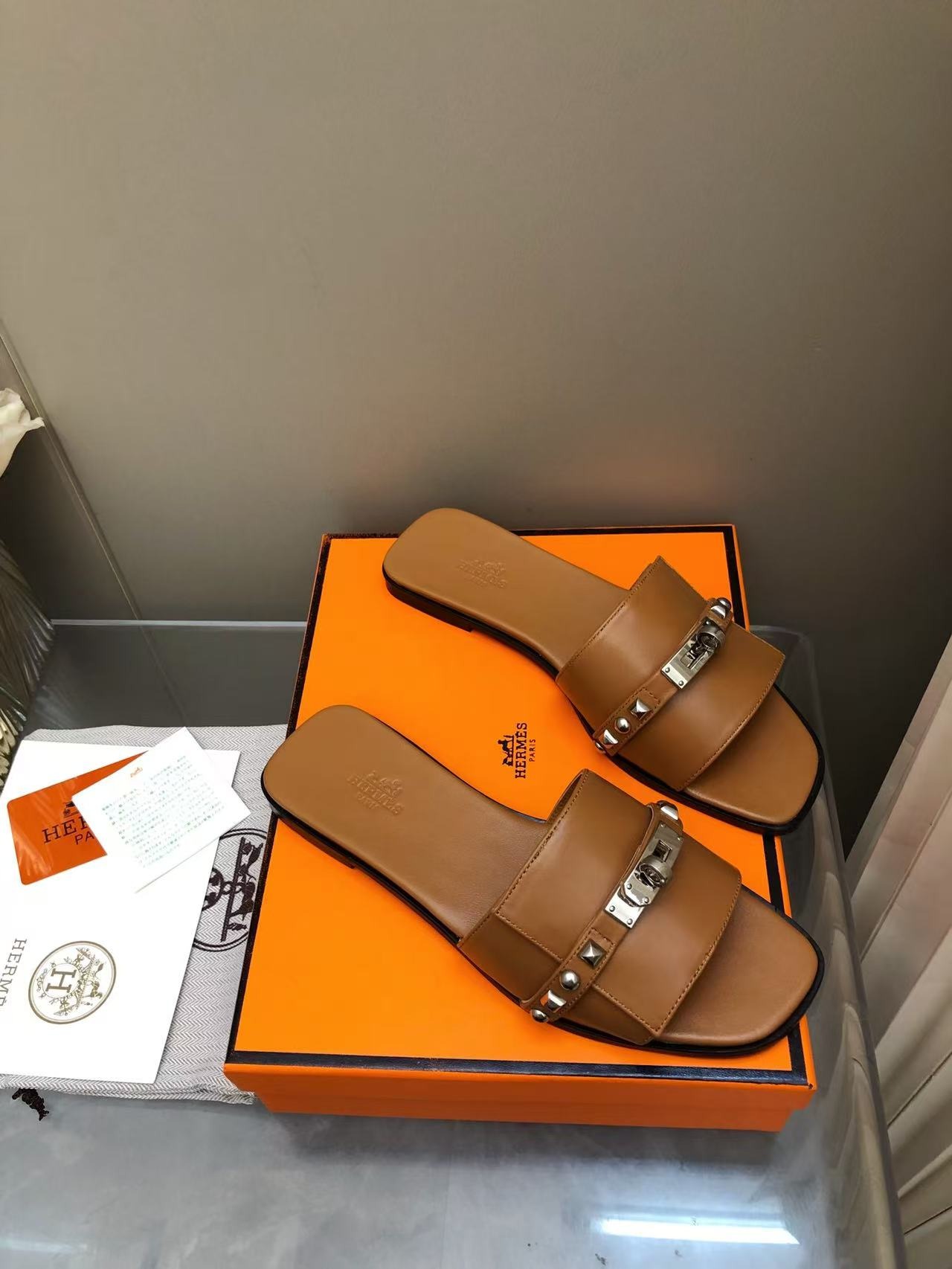 에르메스 클래식 켈리 슬리퍼