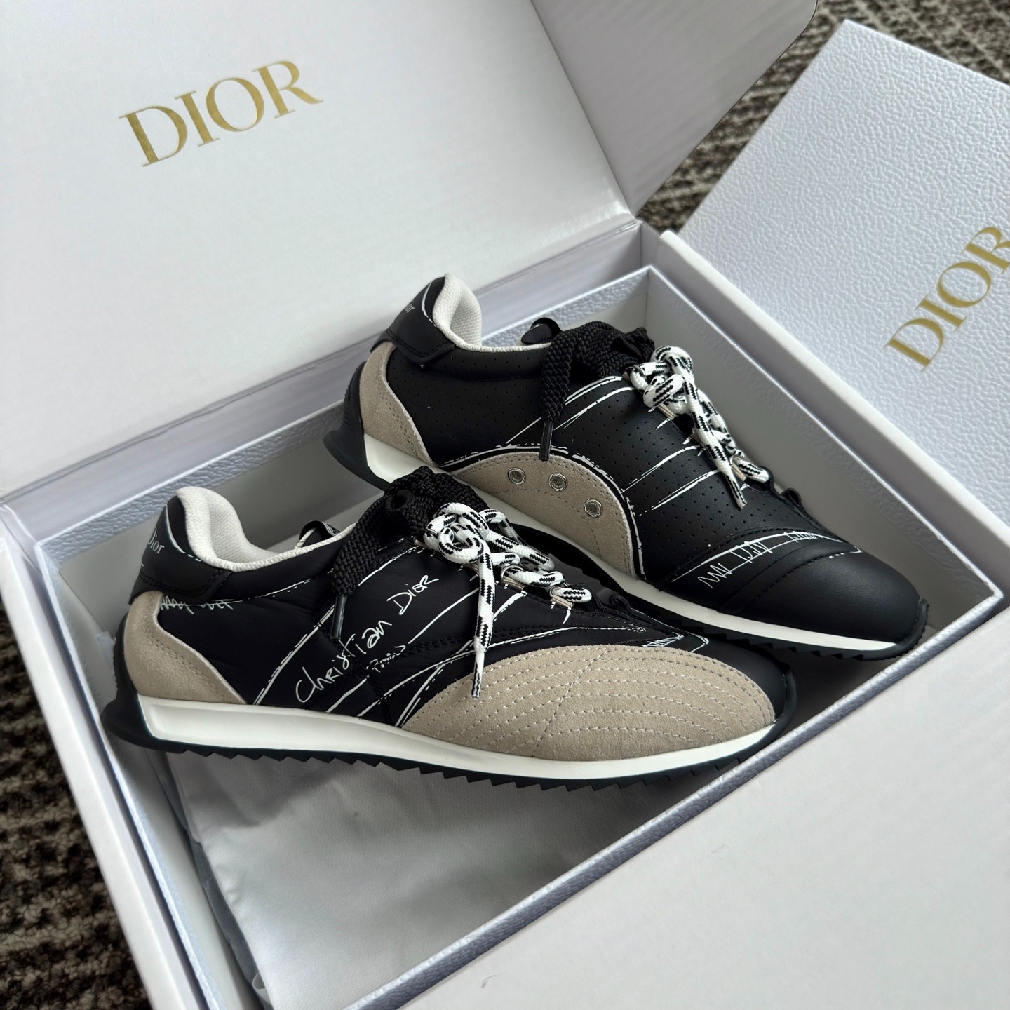 디올 25 봄여름 신상 스케치 아르간 슈즈