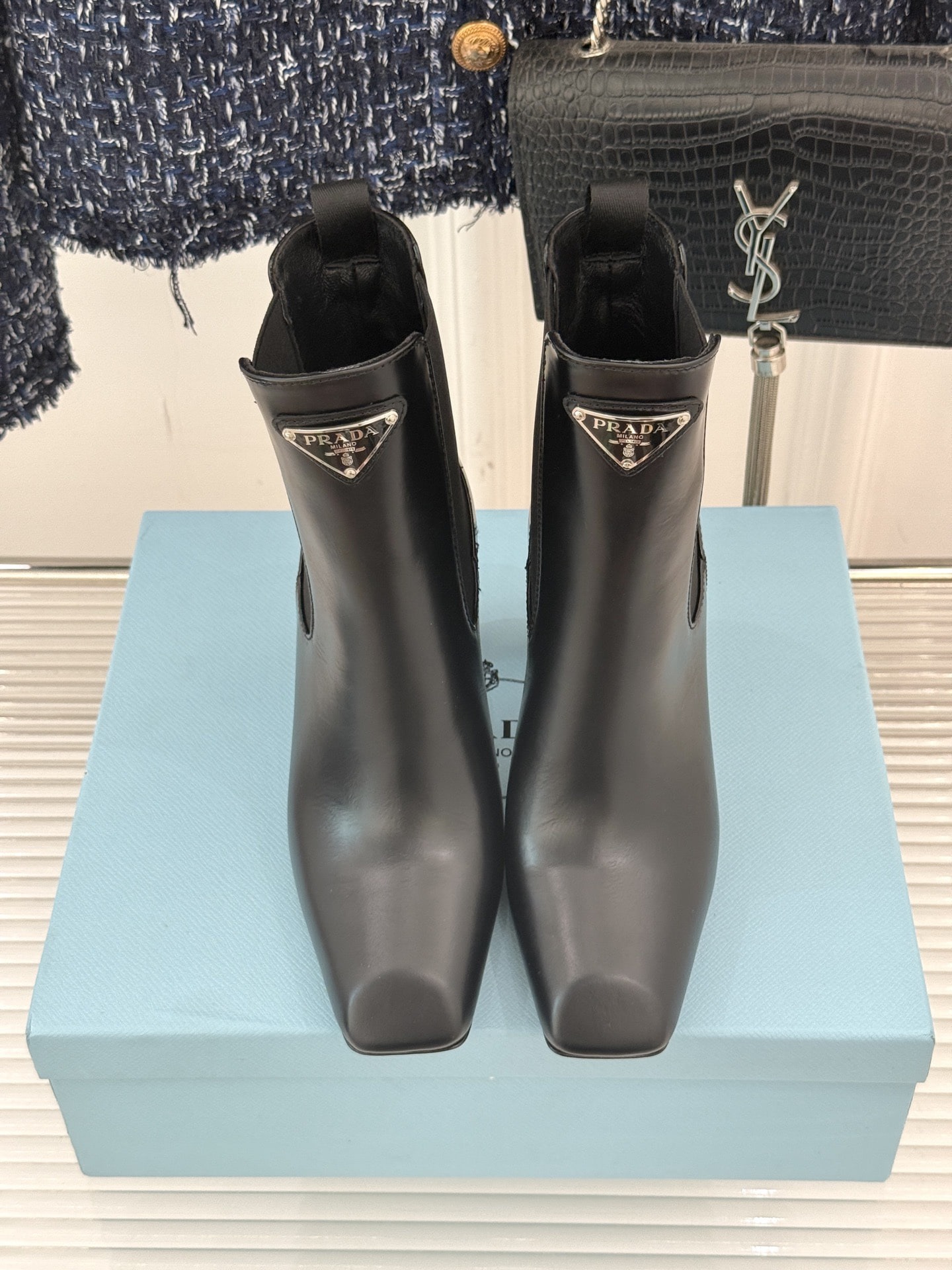 프라다 25WF 신상 첼시 부츠
