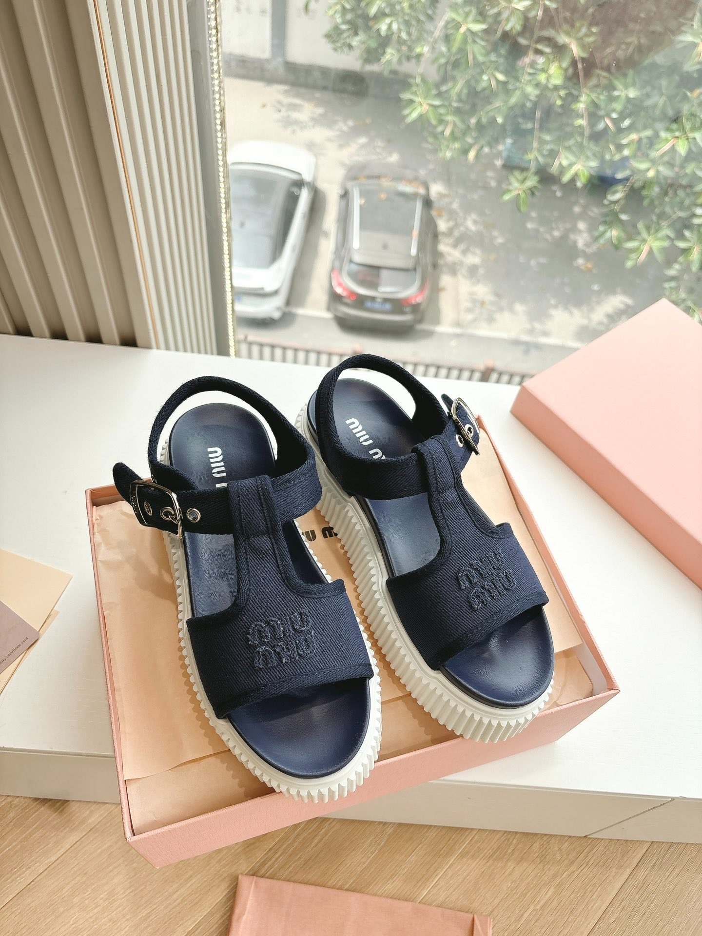 미*미우 신상 데님 플랫폼 샌들
