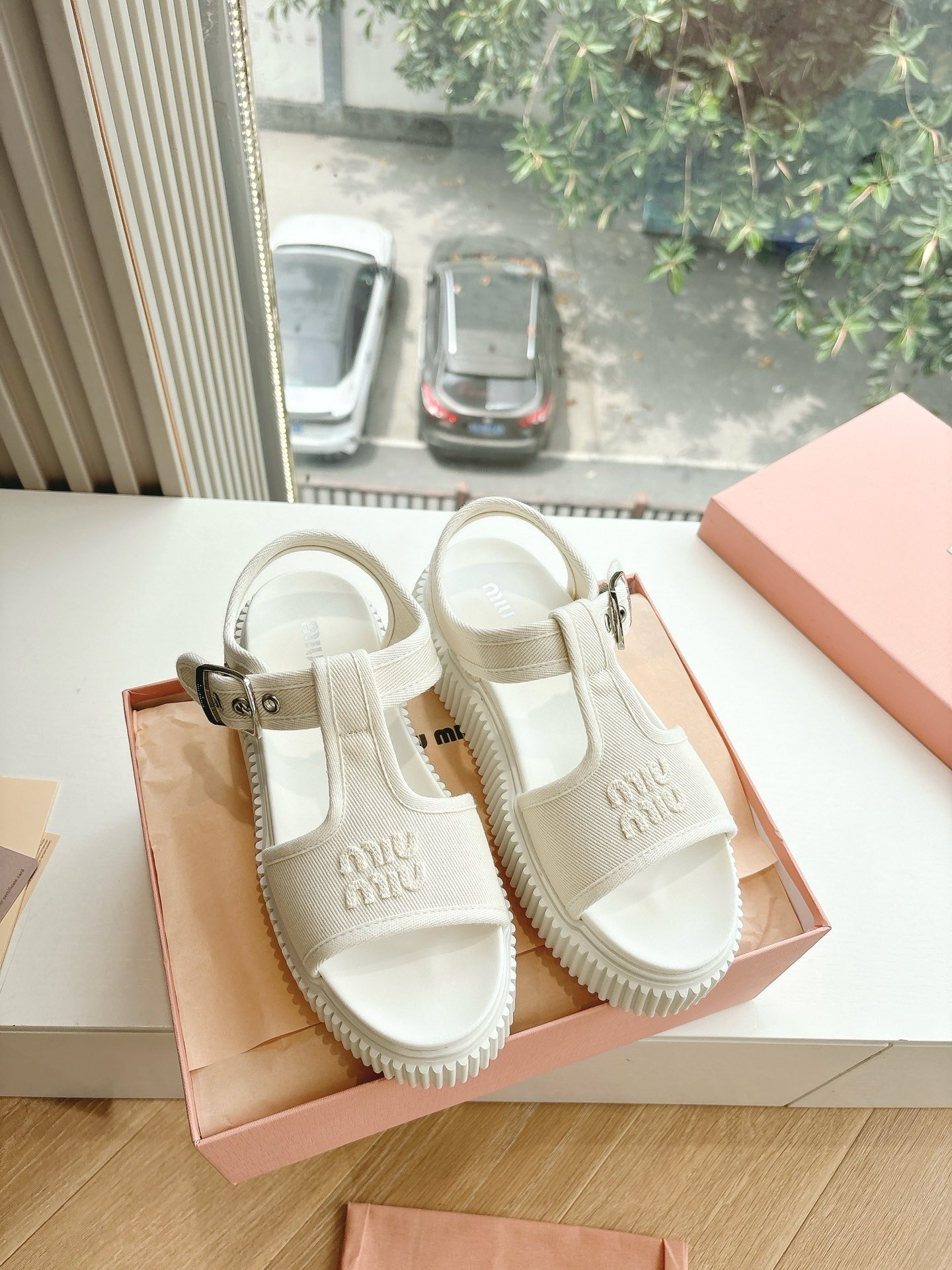 미*미우 신상 데님 플랫폼 샌들
