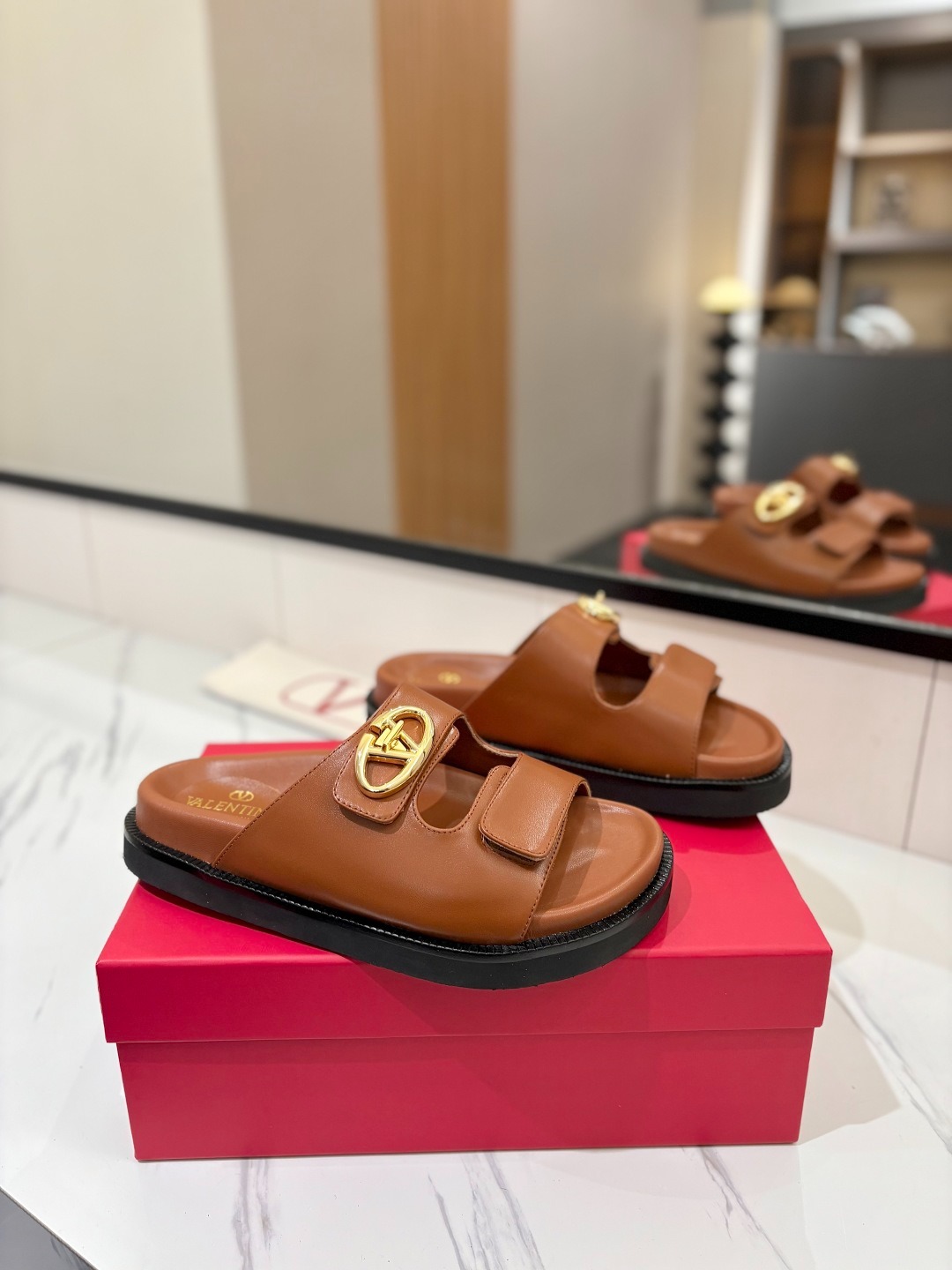 발렌티노 2025ss 신상 슬리퍼