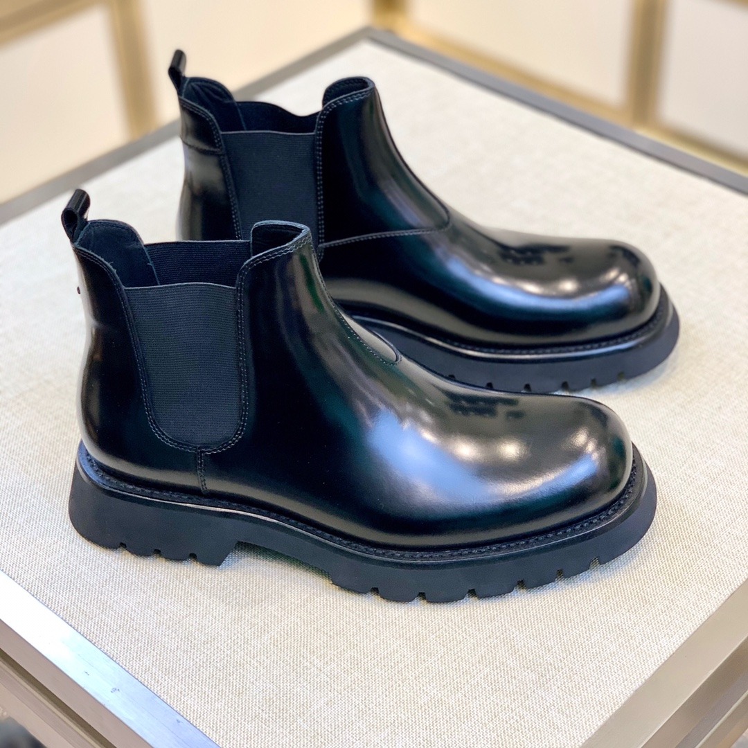 프라다 신상 클래식 라운드 워커