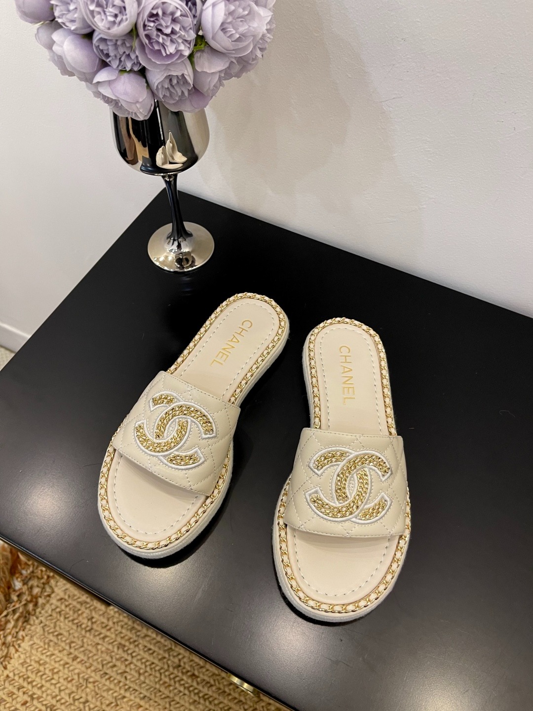 샤넬25 신상 플랫 통굽 슬리퍼