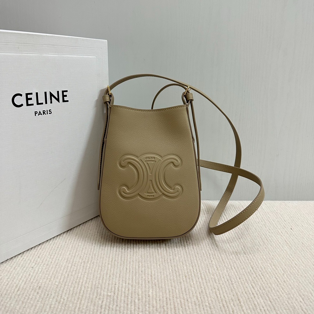 셀린느 엘로이즈 폰 파우치