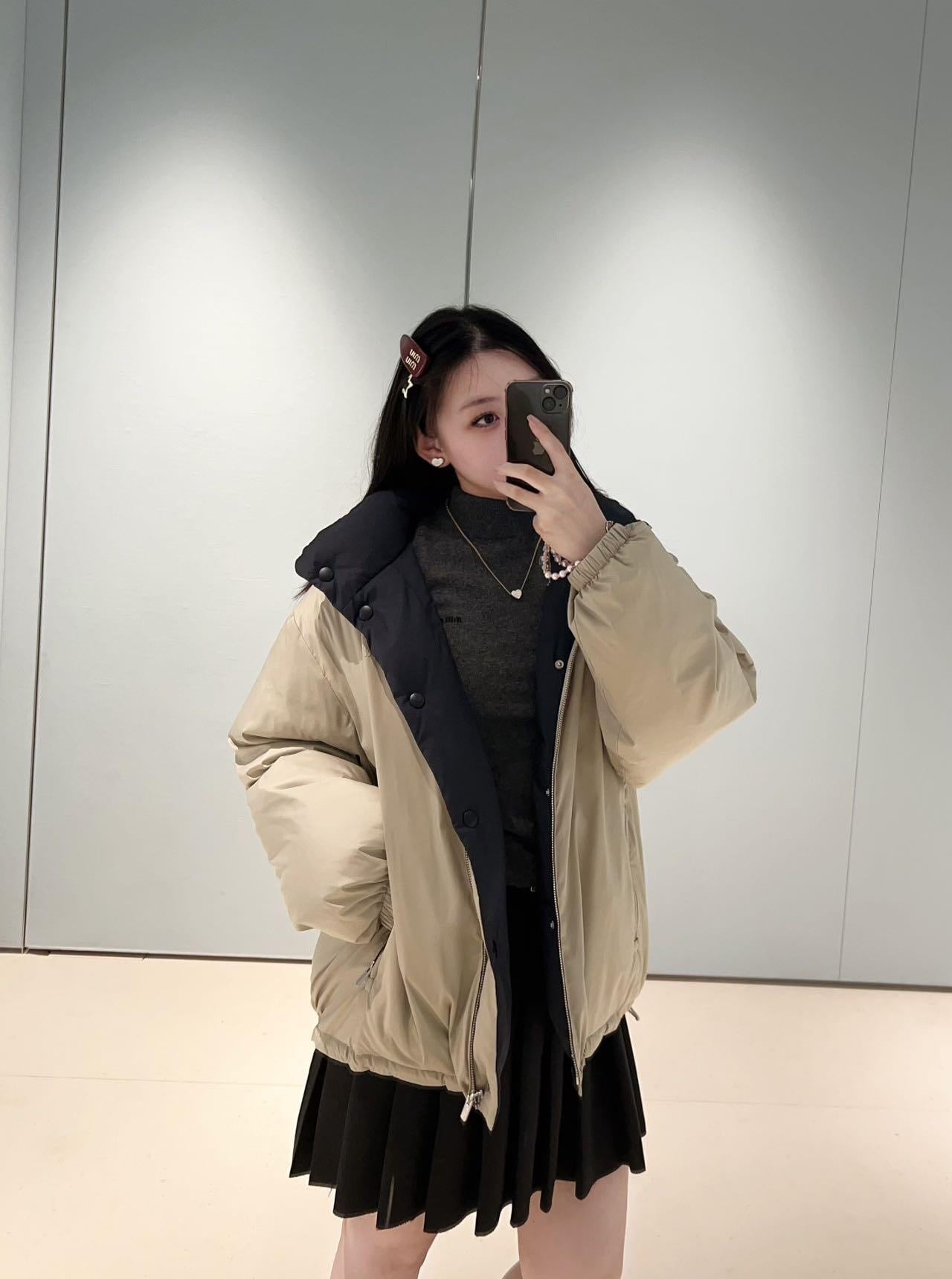 미우미우 25Fw 신상 로고 양면 패딩 코트