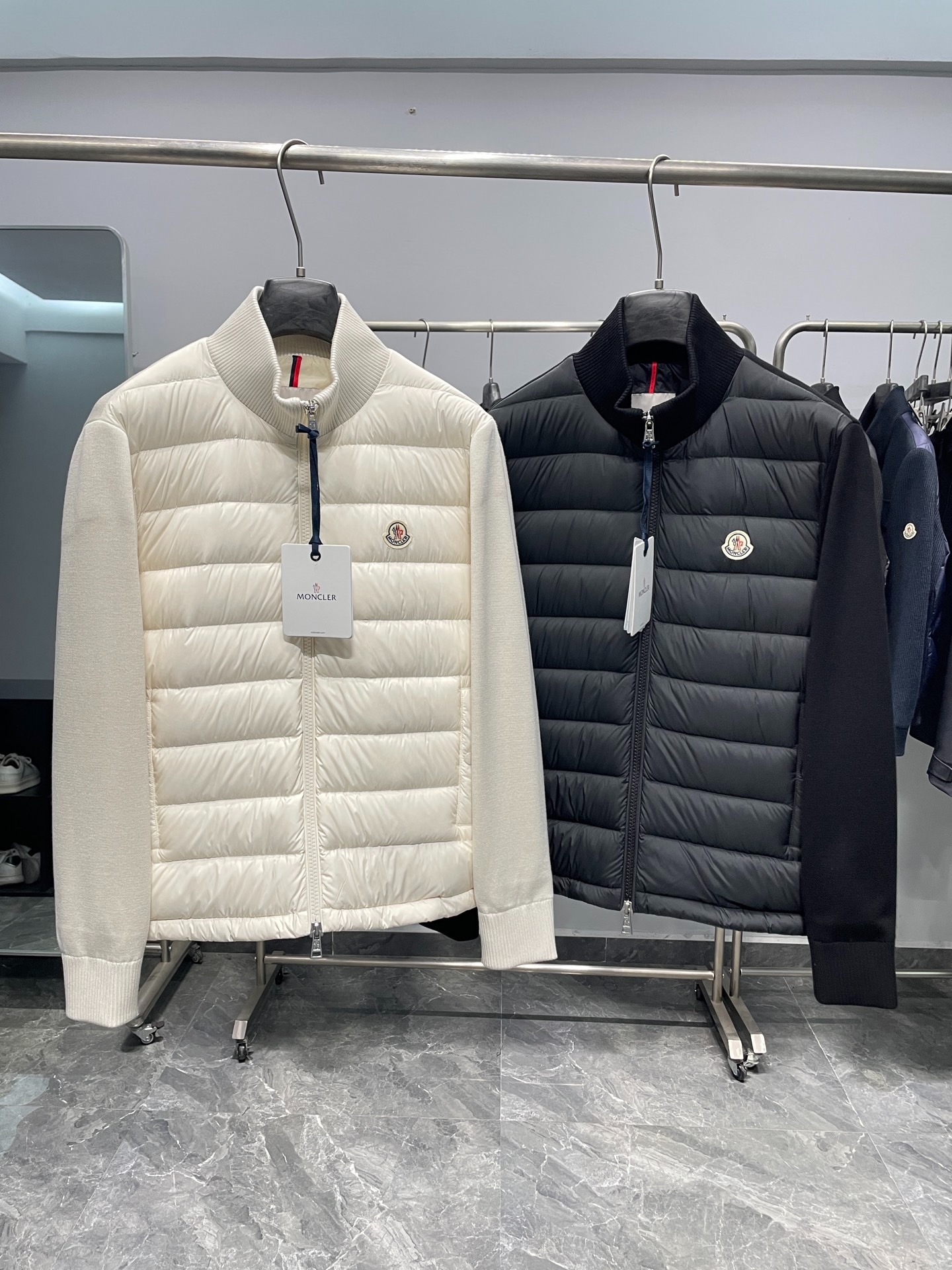 몽클레어 25FW 신상 퀼팅 하이넥 패딩 점퍼