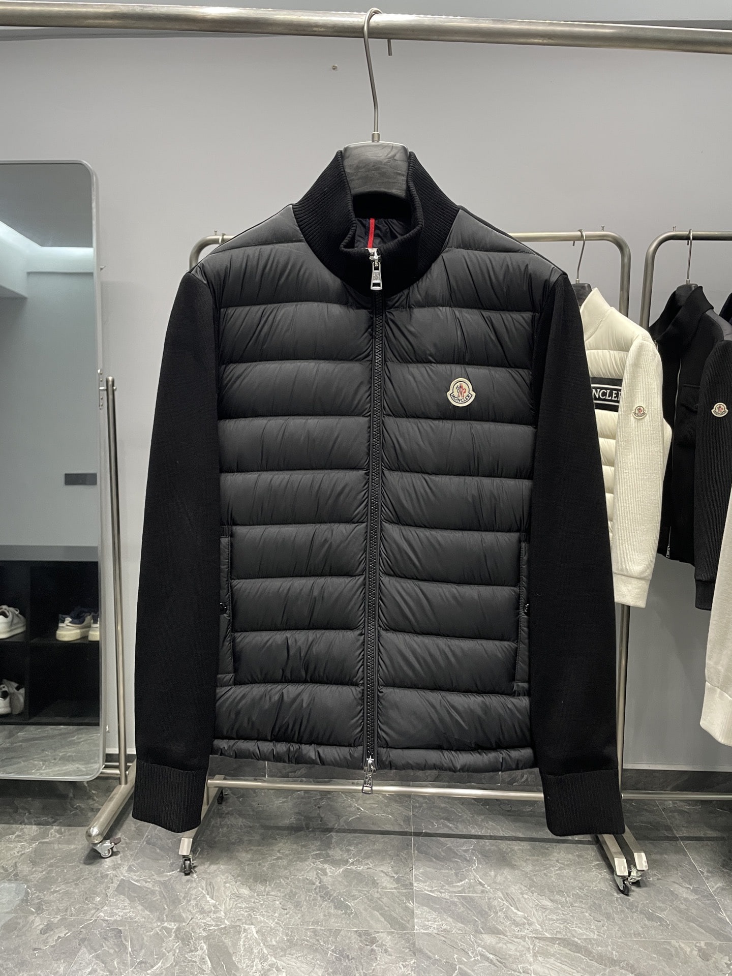 몽클레어 25FW 신상 퀼팅 하이넥 패딩 점퍼
