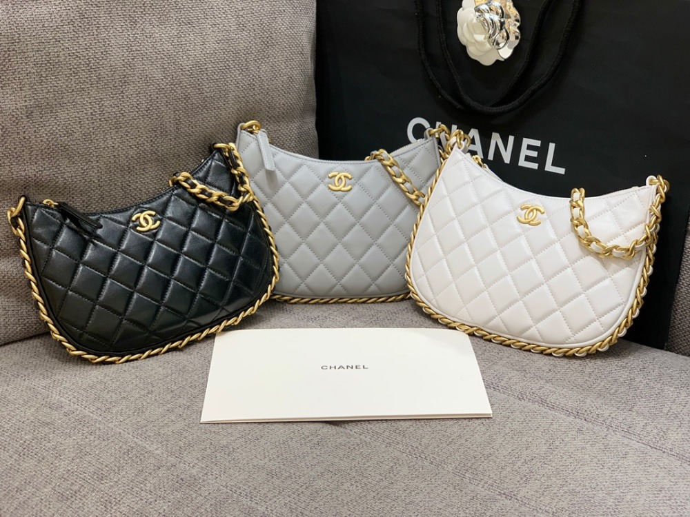 샤넬 23B CC 로고 체인 호보백 