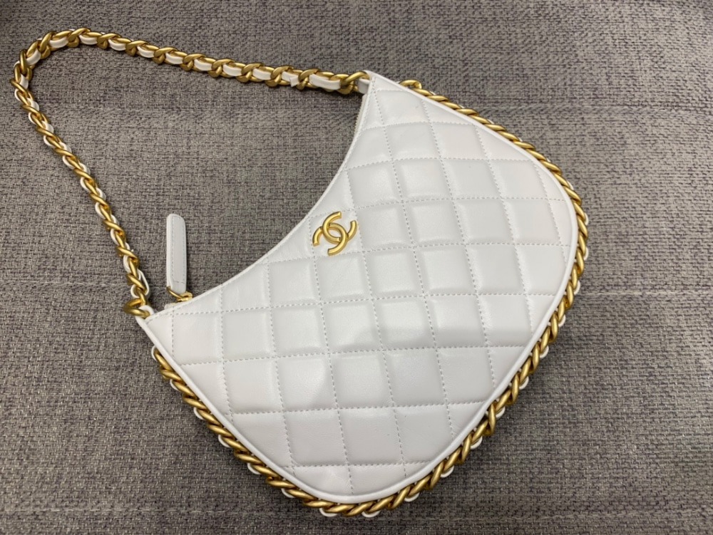 샤넬 23B CC 로고 체인 호보백 