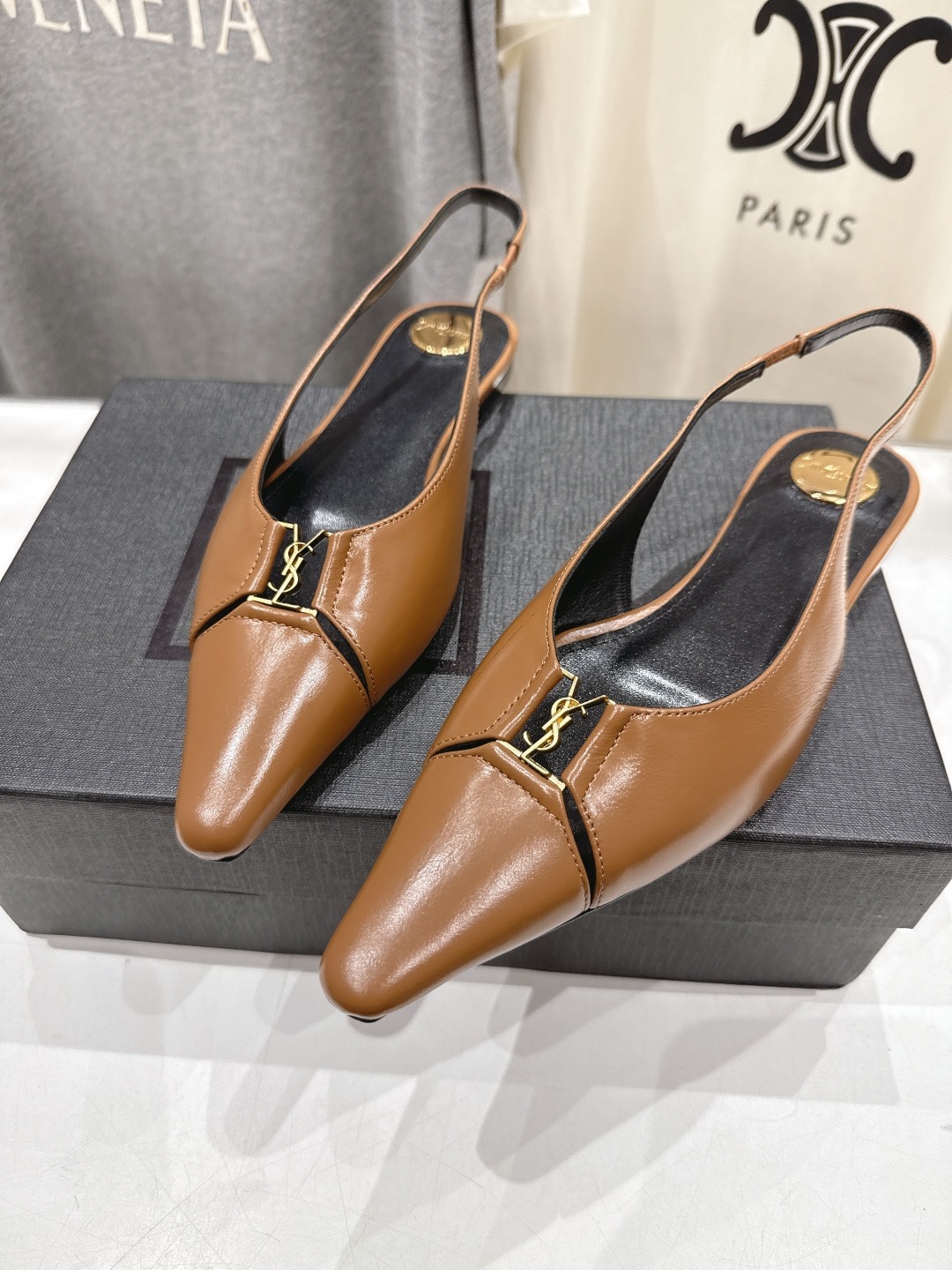 입생로랑 사이클로 25ss 초가을 핫 플랫 슈즈