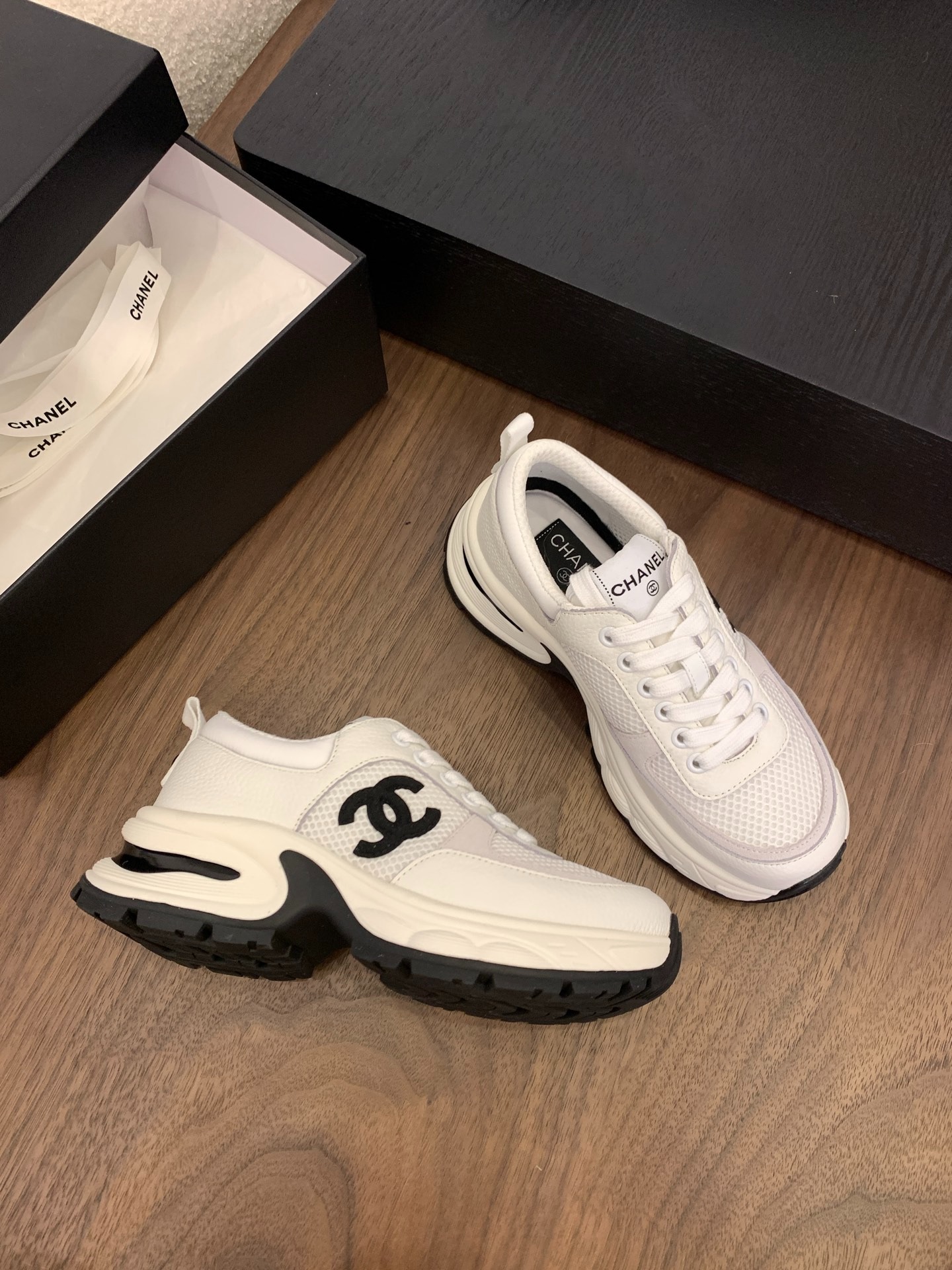 샤넬 25C 신상 은각왕 스니커즈