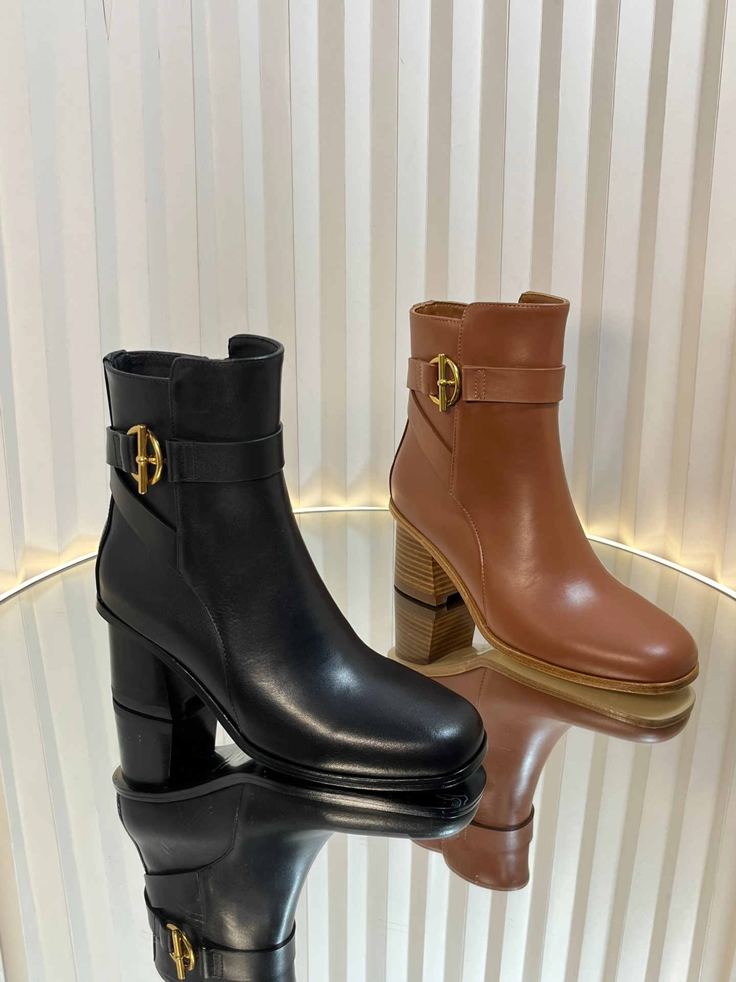 에르메스 가죽 앵클 부츠