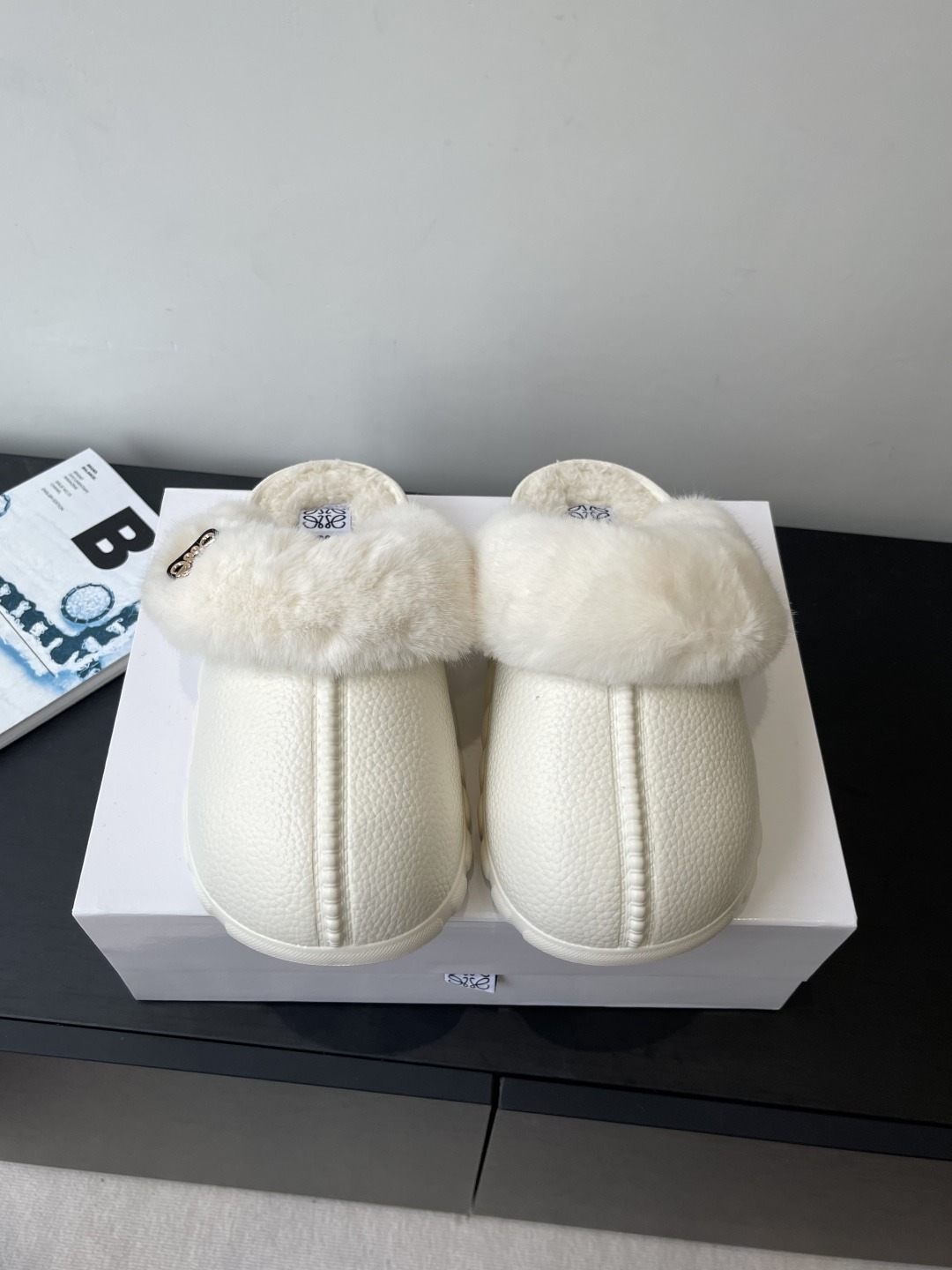 로에베 25ss 신상 버켄 세미 슬리퍼