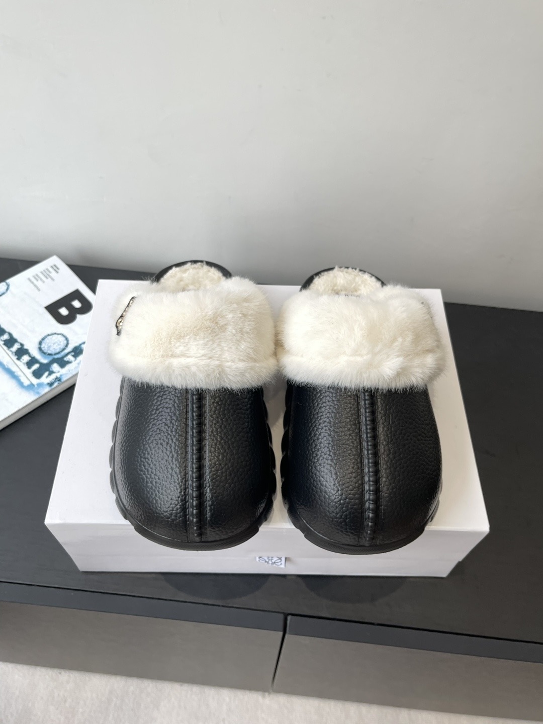 로에베 25ss 신상 버켄 세미 슬리퍼