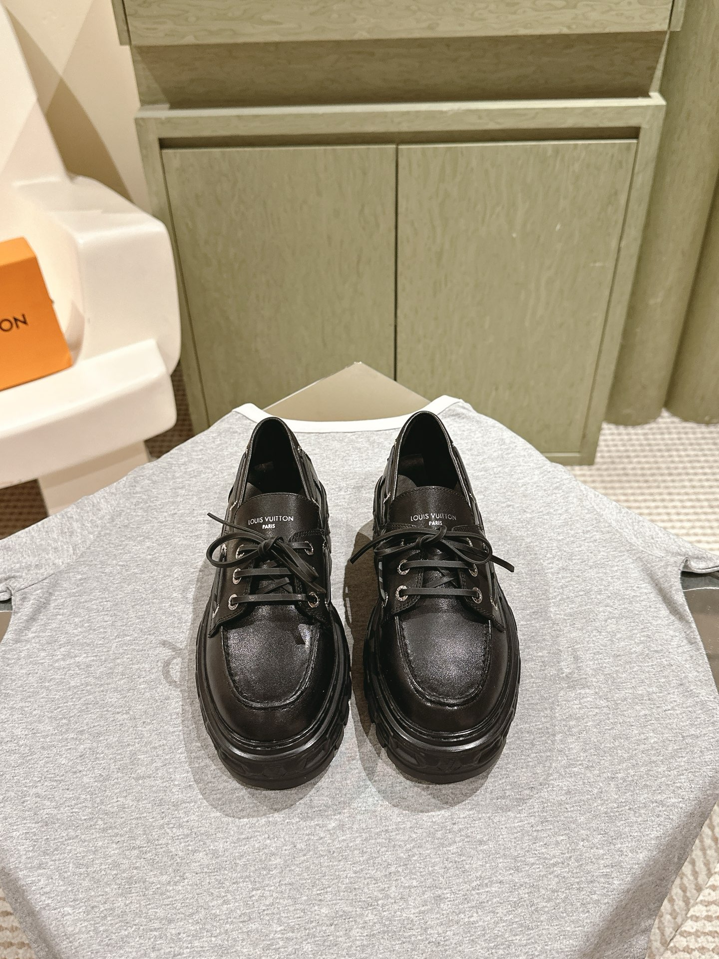 루이비통 신상 통굽 로퍼