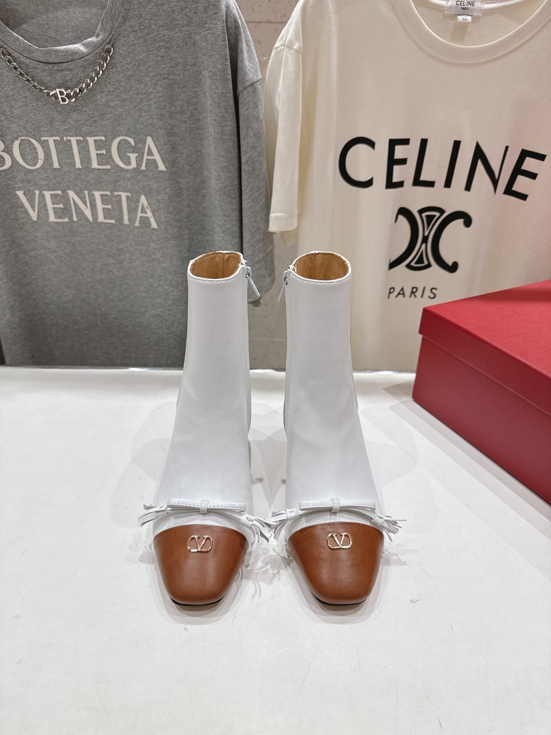 발렌티노 25ss 신상 앵클부츠