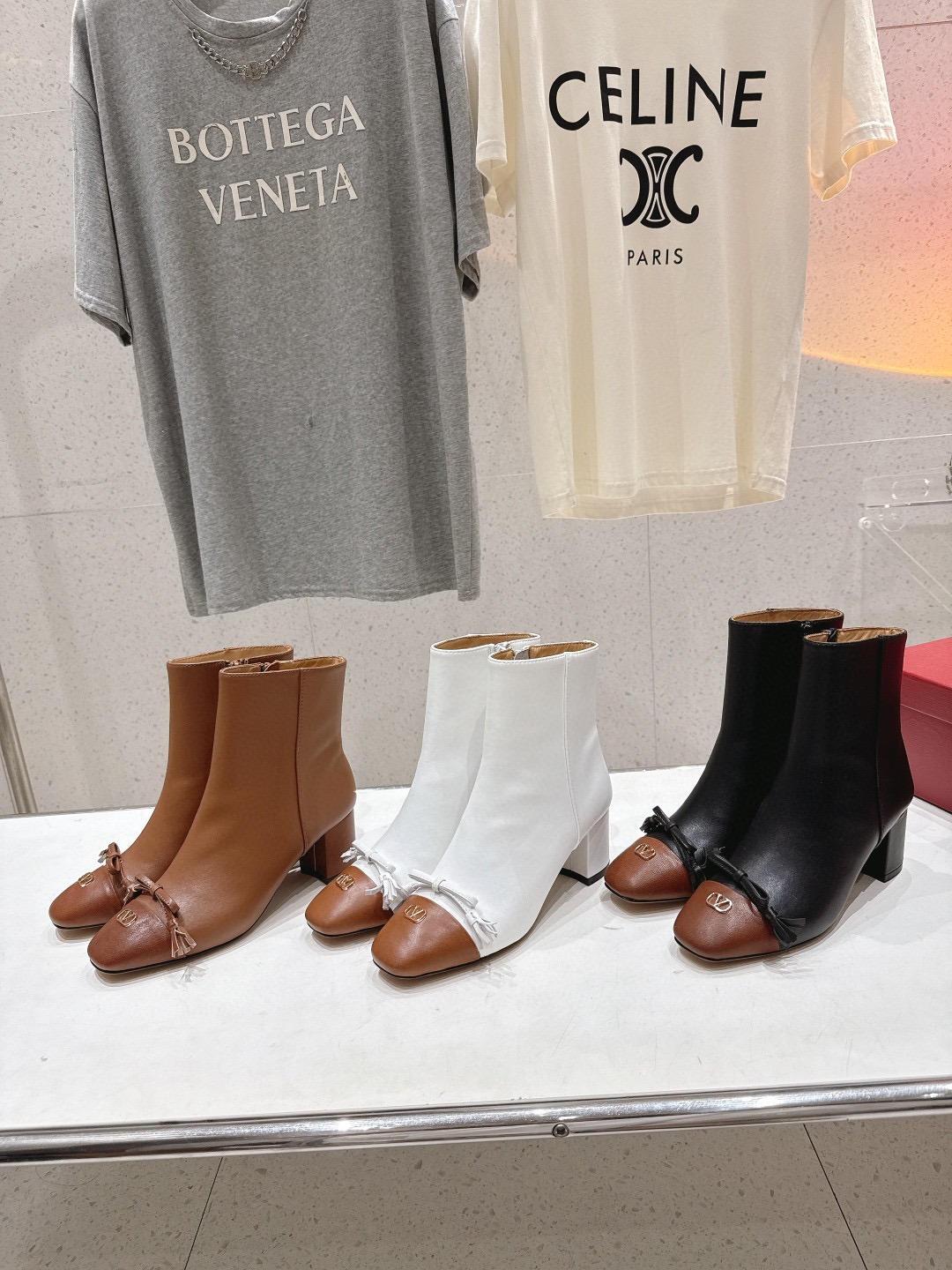 발렌티노 25ss 신상 앵클부츠