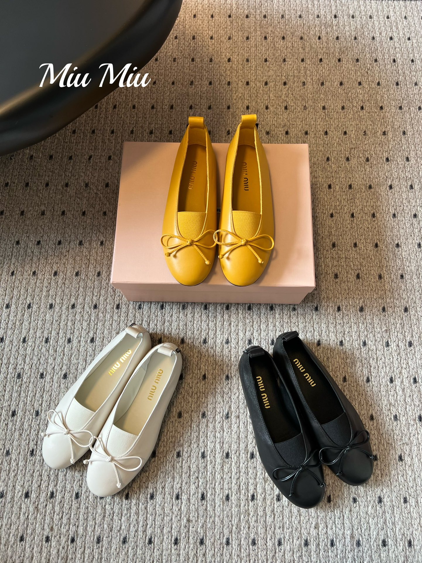 미우미우 25ss 신상 라운드 리본 슈즈