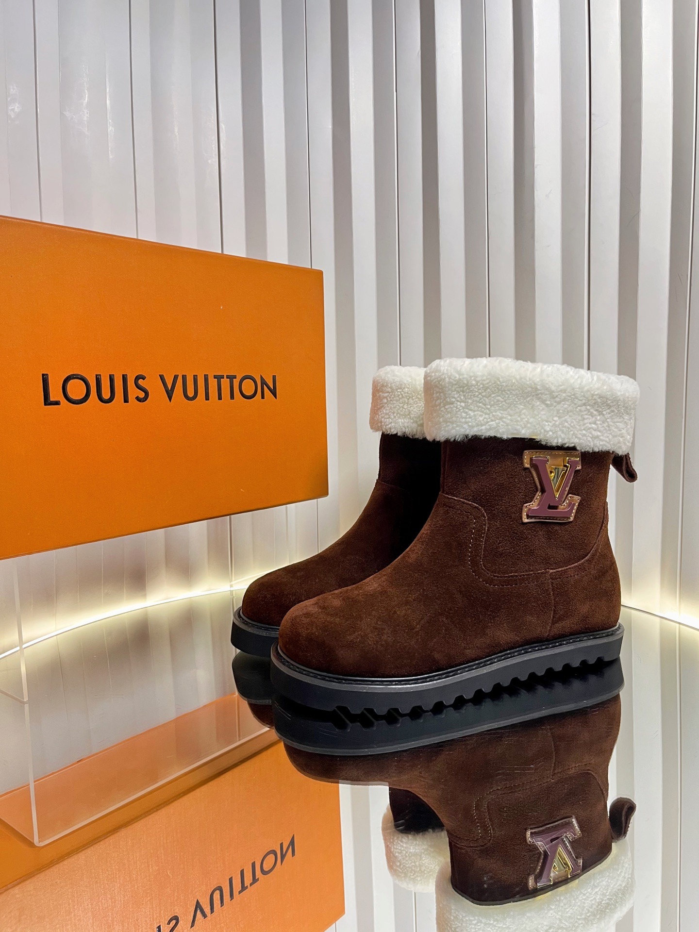 루이비통 신상 양털 앵클부츠